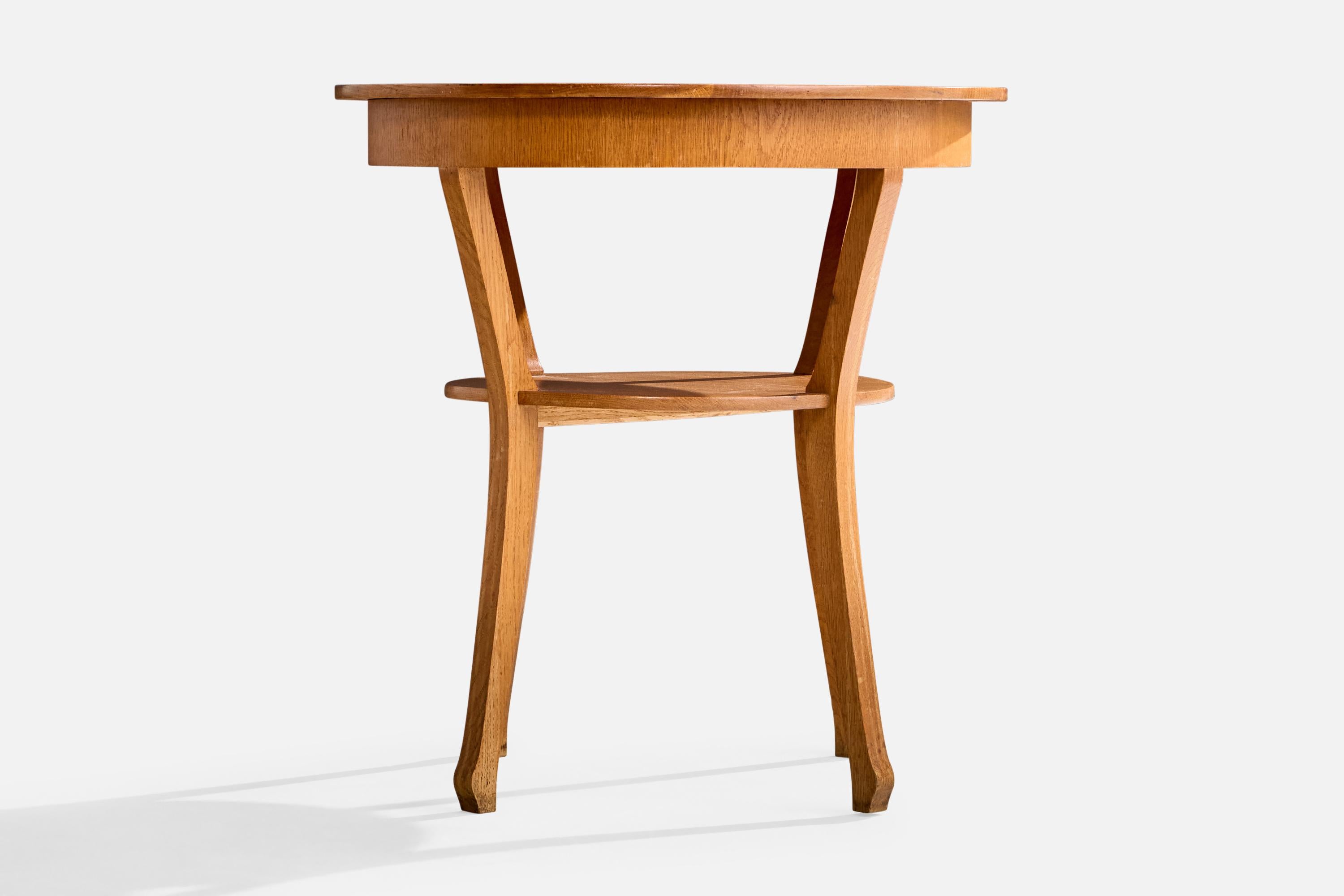 Early 20th Century Swedish Designer, Side Table, Oak, Sweden, 1910s For Sale