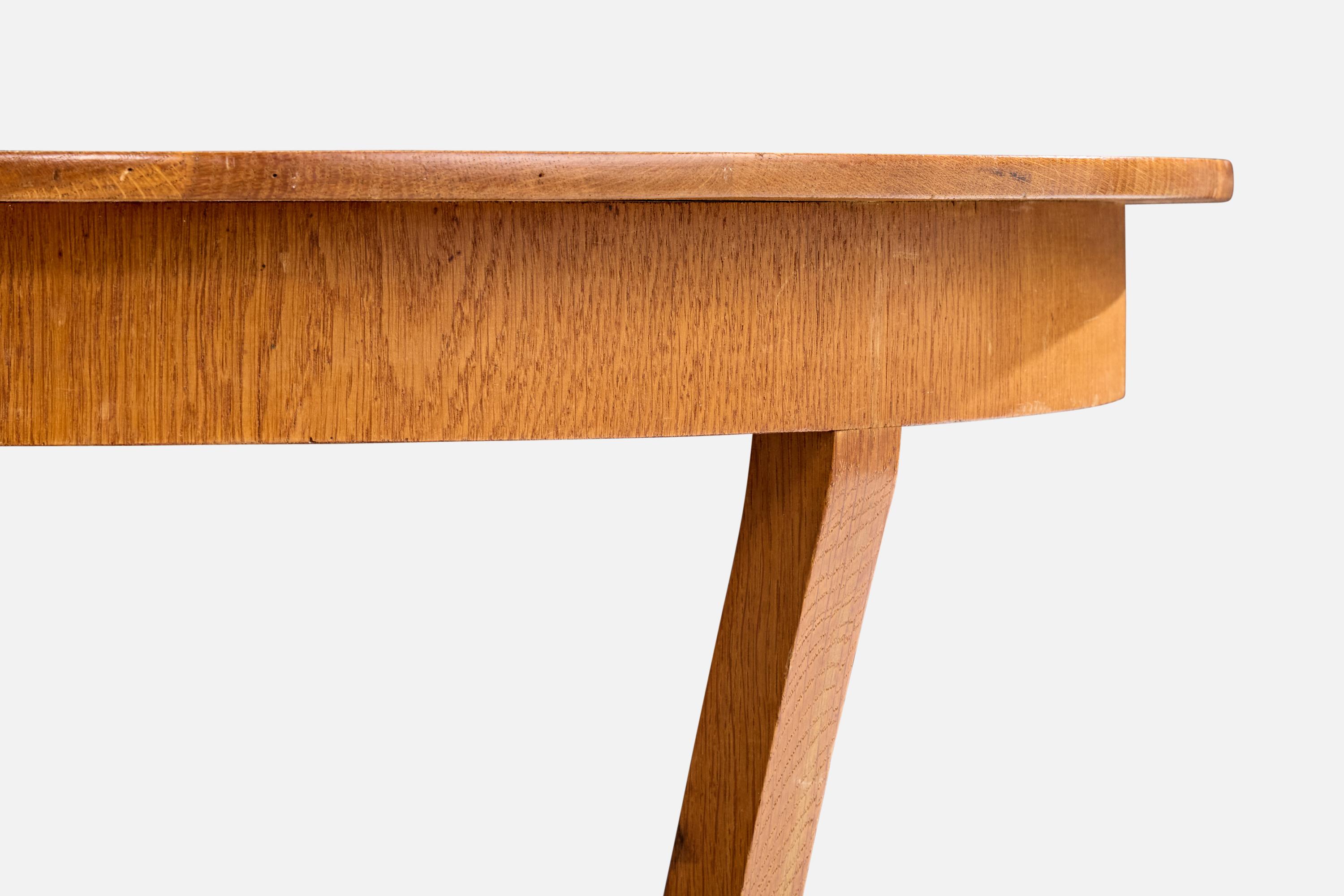 Swedish Designer, Side Table, Oak, Sweden, 1910s For Sale 2