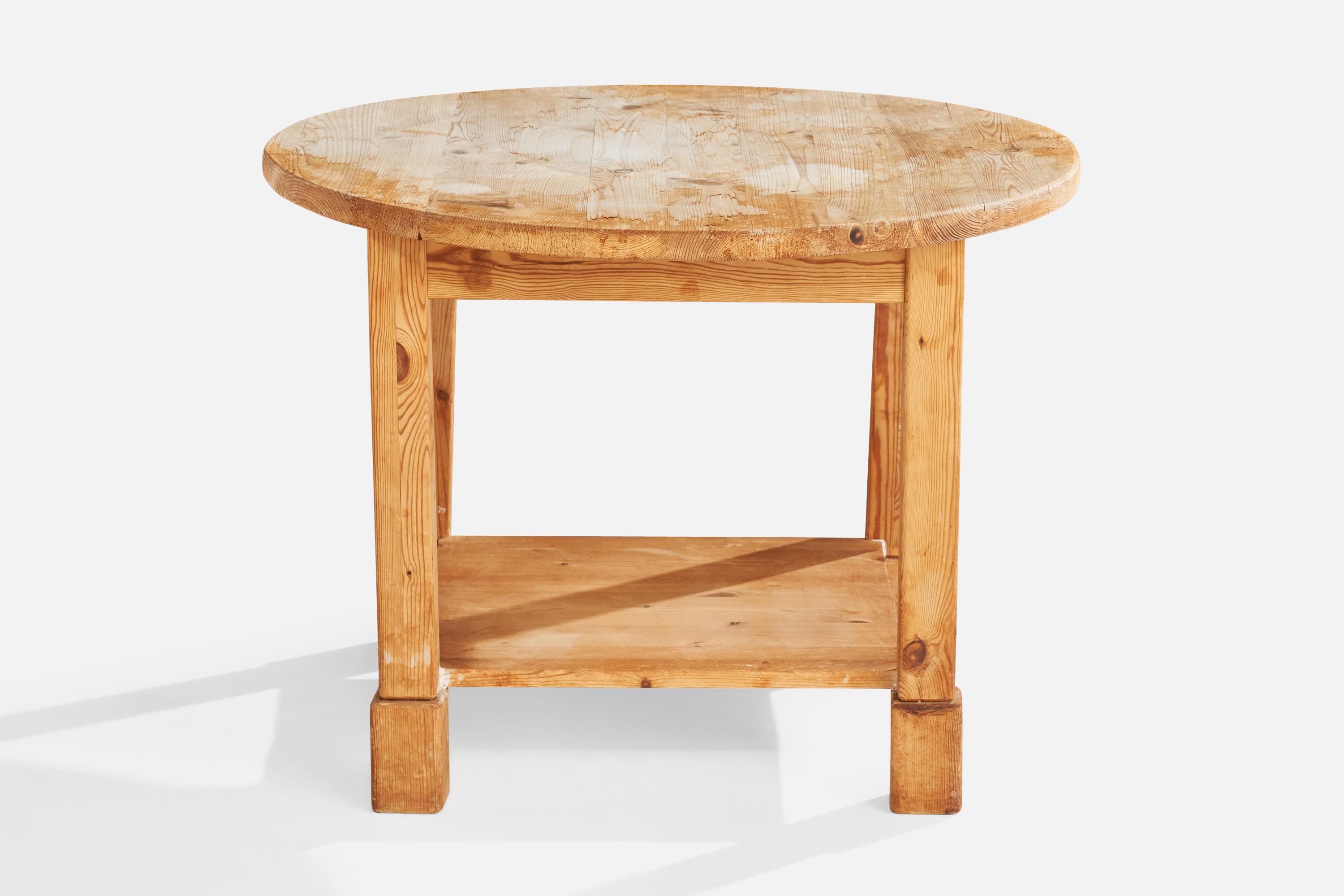 Schwedischer Designer, Beistelltisch, Kiefernholz, Schweden, 1940er Jahre (Mitte des 20. Jahrhunderts) im Angebot