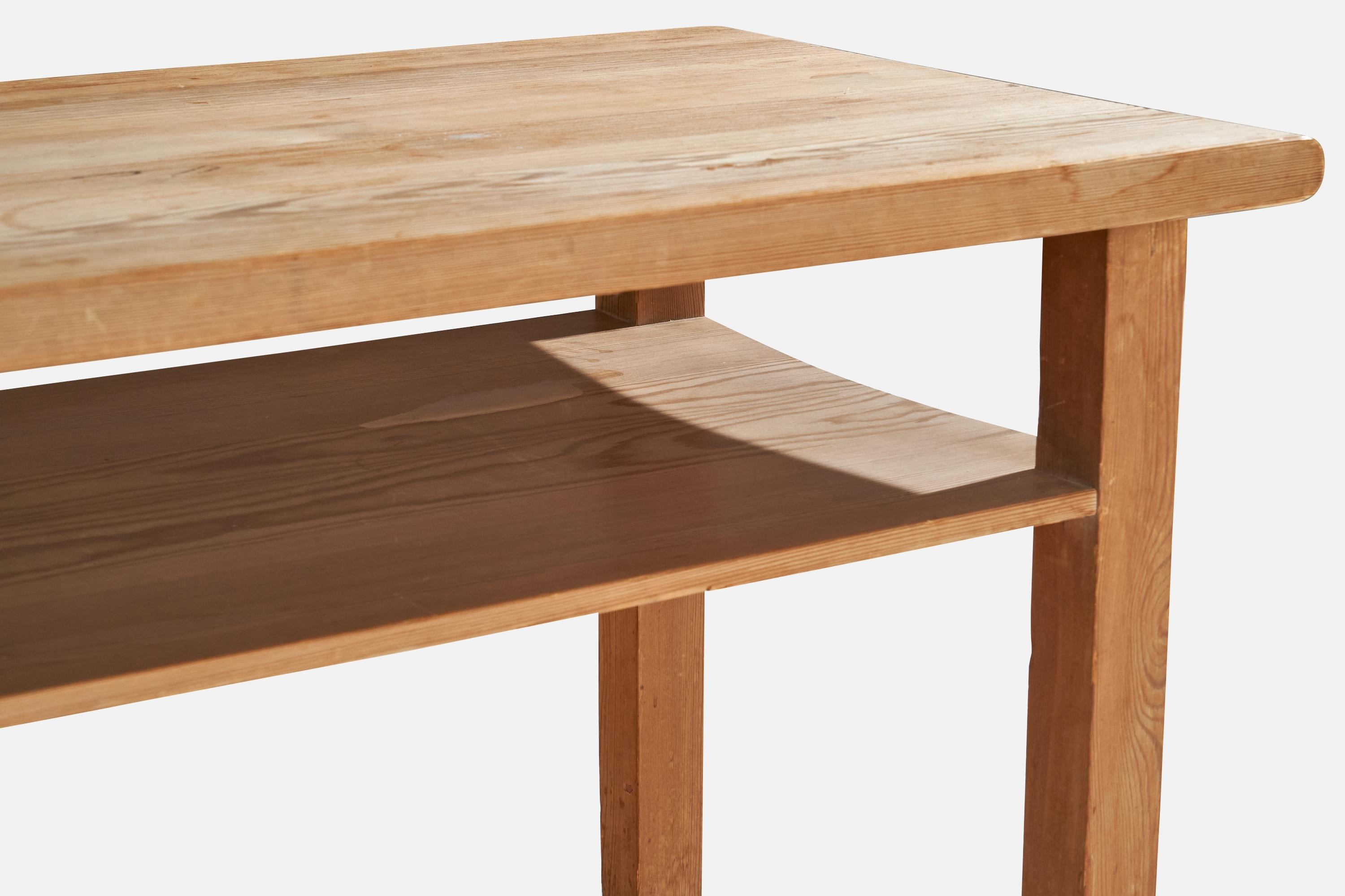 Schwedischer Designer, Beistelltisch, Kiefernholz, Schweden, 1940er Jahre im Angebot 1