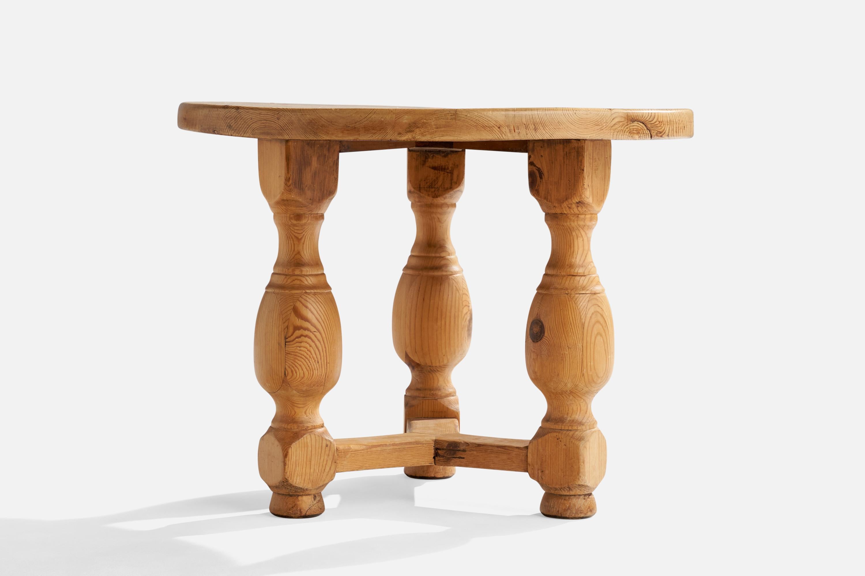 Schwedischer Designer, Beistelltisch, Kiefernholz, Schweden, 1940er Jahre im Angebot 2