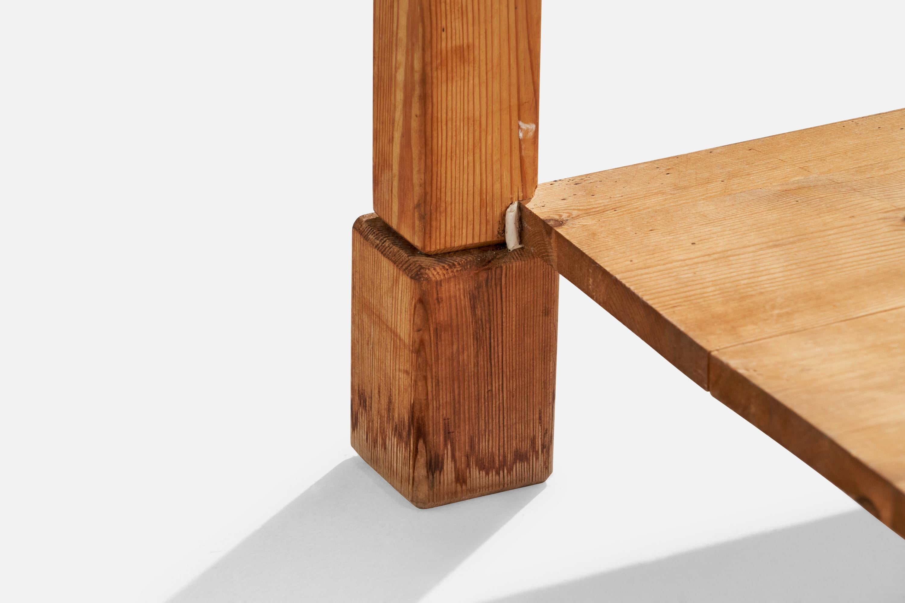 Schwedischer Designer, Beistelltisch, Kiefernholz, Schweden, 1940er Jahre im Angebot 5