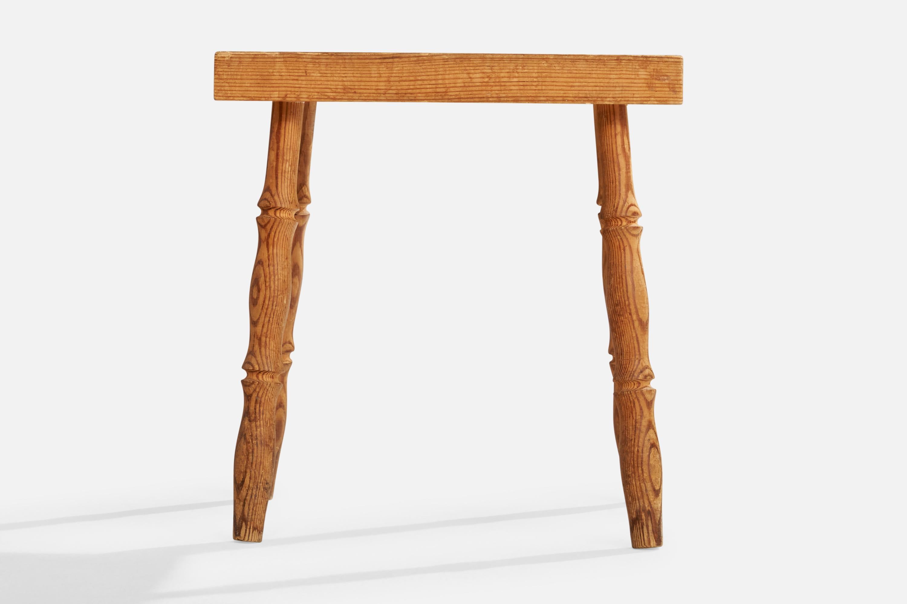 Schwedischer Designer, Beistelltisch, Kiefernholz, Schweden, 1960er Jahre (Mitte des 20. Jahrhunderts) im Angebot