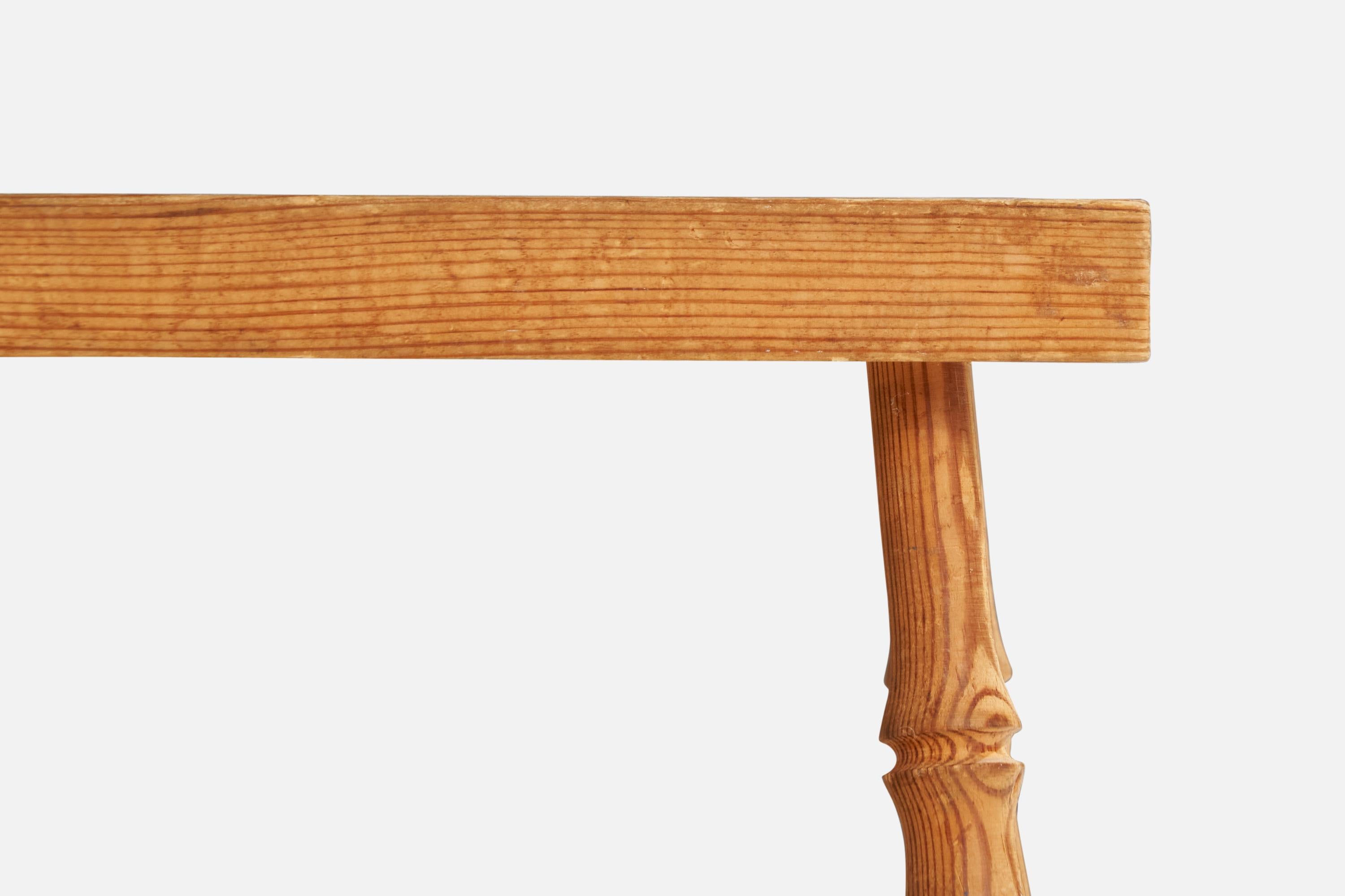 Schwedischer Designer, Beistelltisch, Kiefernholz, Schweden, 1960er Jahre im Angebot 1
