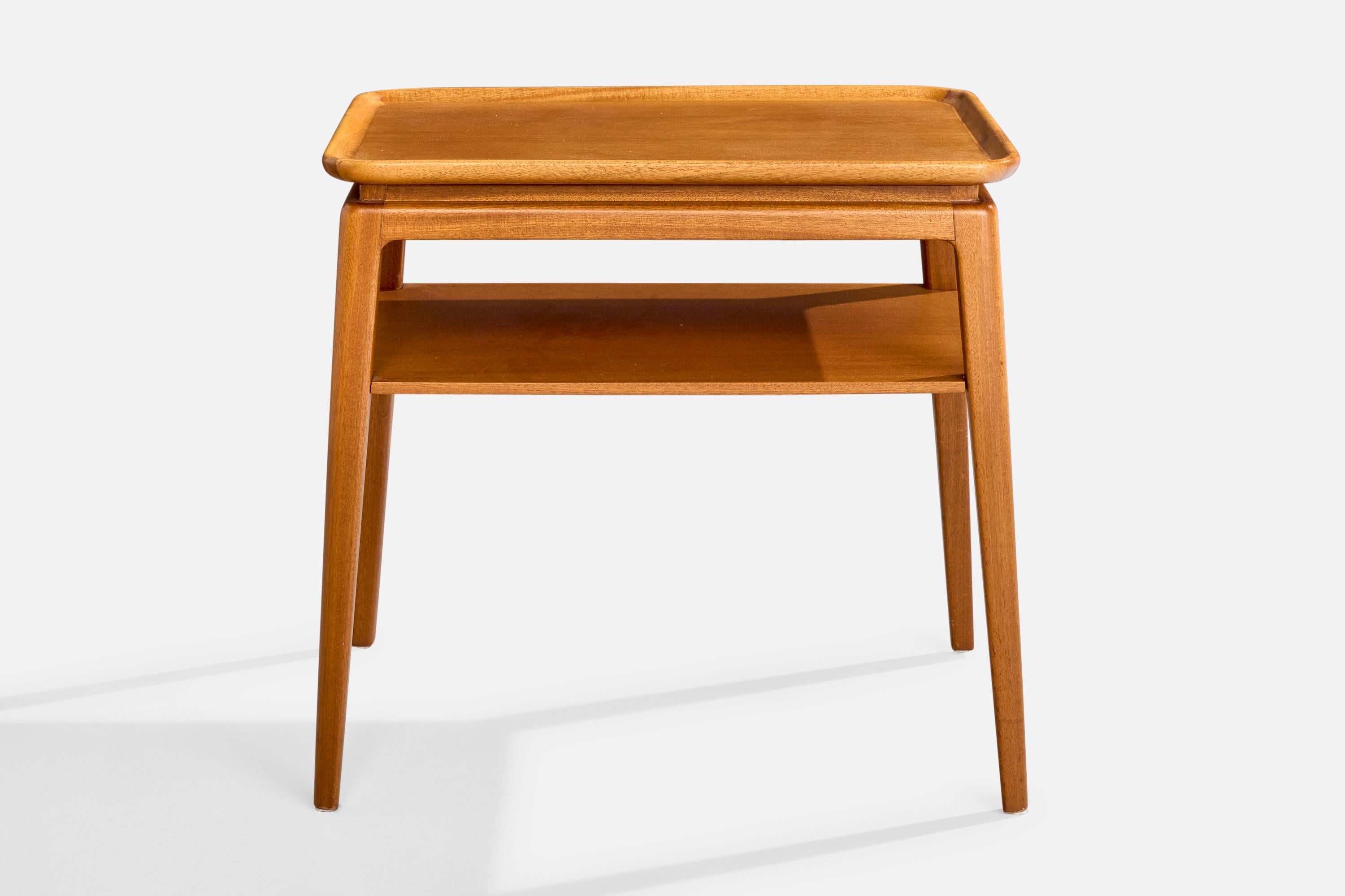 Diseñador sueco, Mesa auxiliar, Teca, Suecia, Años 60 Moderno de mediados de siglo en venta
