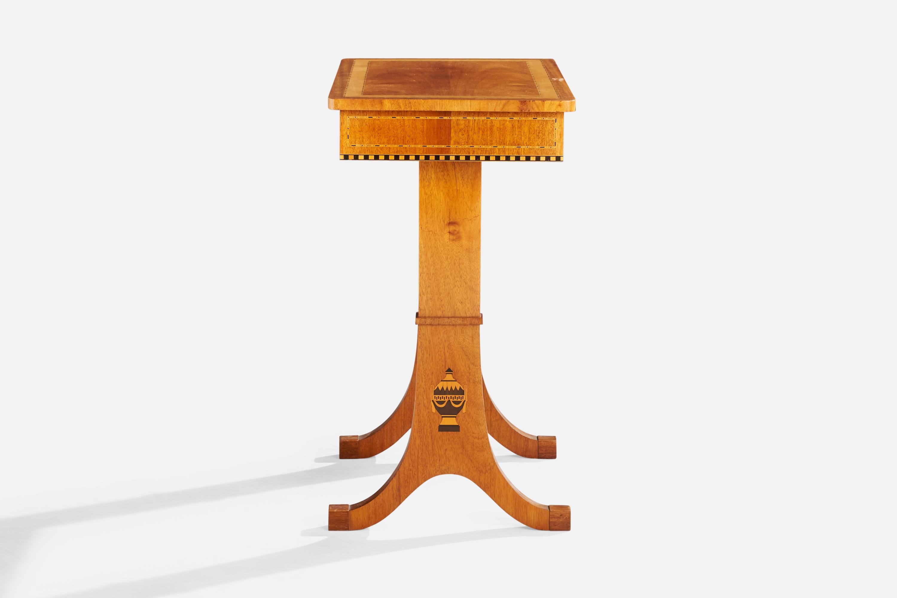 Schwedischer Designer, Beistelltisch, Holz, Schweden, 1930er Jahre im Zustand „Gut“ im Angebot in High Point, NC