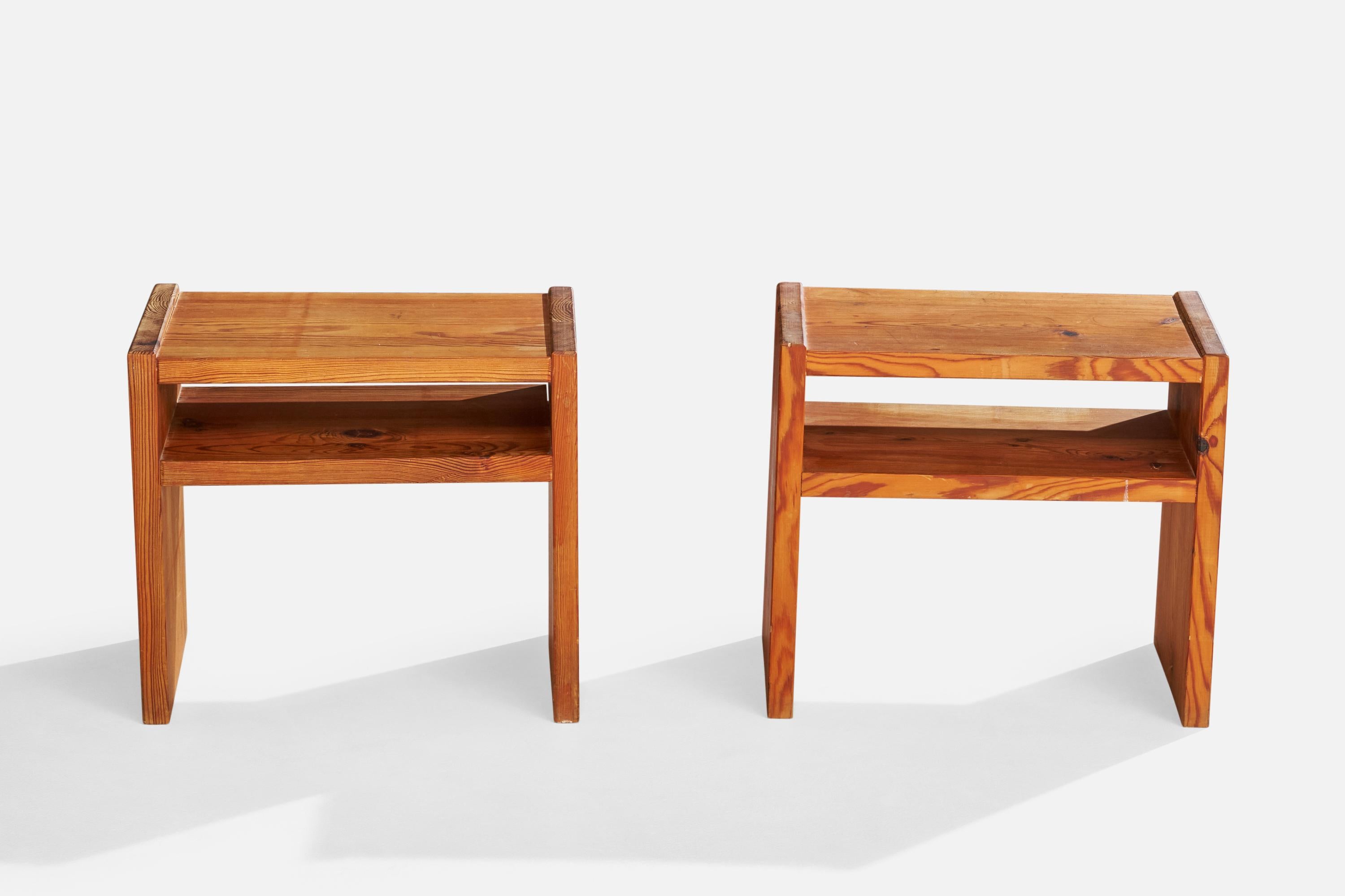 Schwedischer Designer, Beistelltische, Kiefernholz, Schweden, 1970er Jahre im Zustand „Gut“ im Angebot in High Point, NC