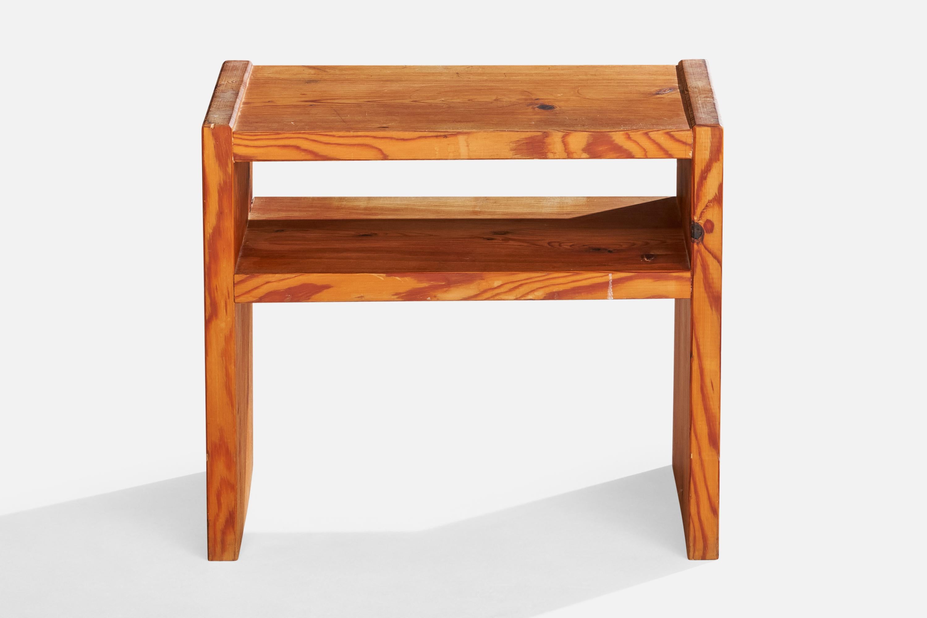 Schwedischer Designer, Beistelltische, Kiefernholz, Schweden, 1970er Jahre im Angebot 1
