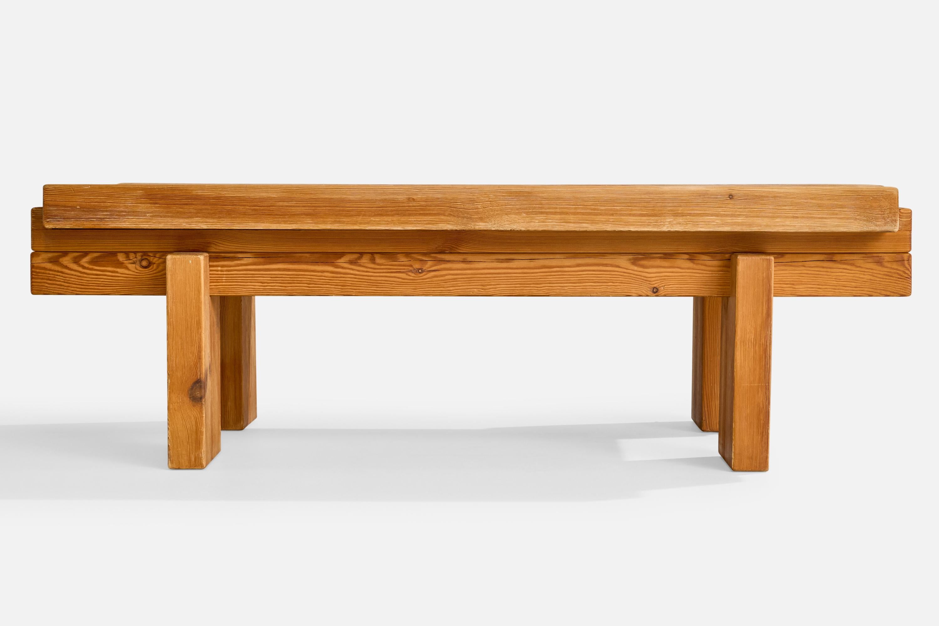 Schwedischer Designer, Couchtisch aus Kiefernholz, Schweden, 1970er Jahre im Zustand „Gut“ im Angebot in High Point, NC