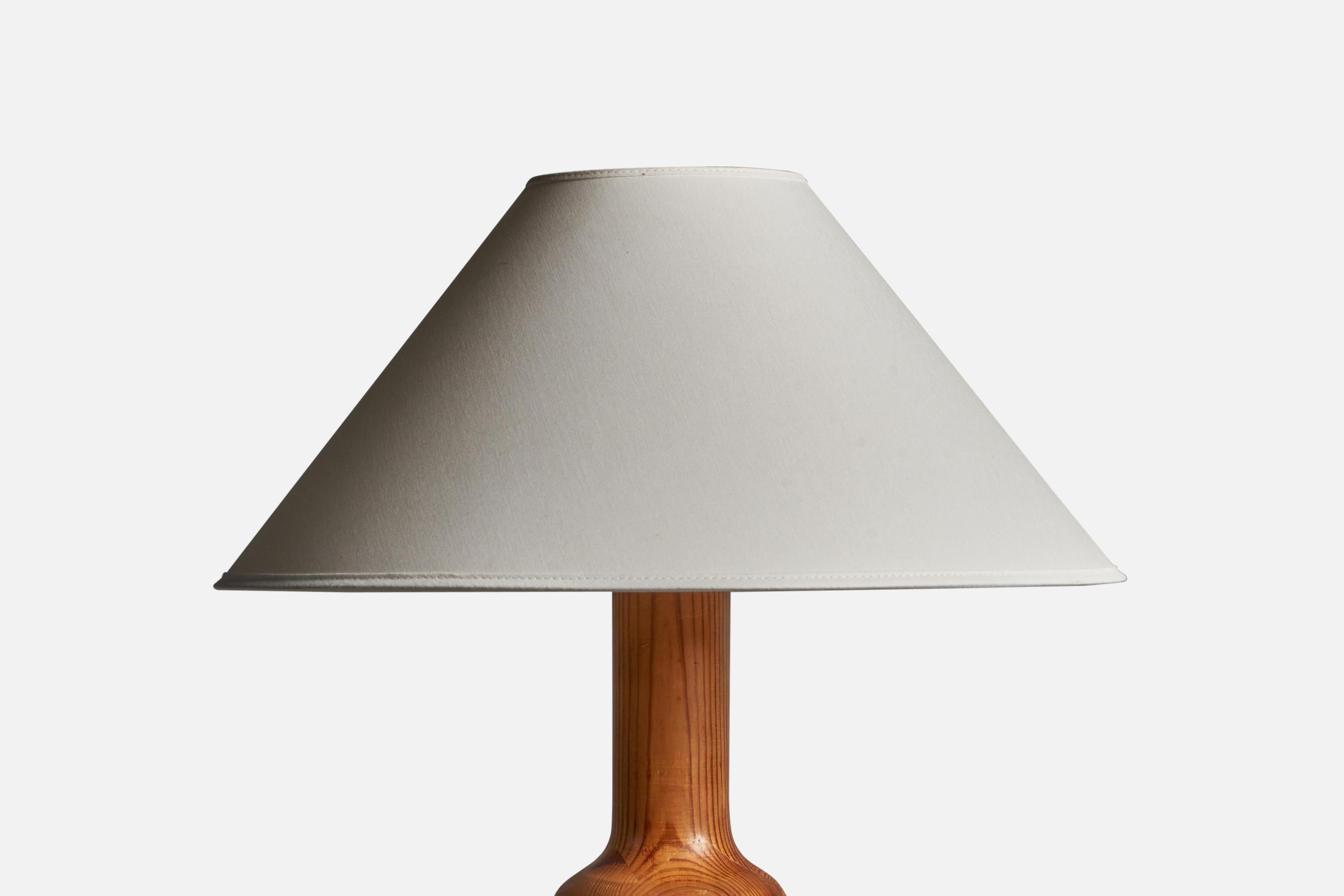 Swedish Designer, Sizeable Table Lamp, Pine, Sweden, 1970s In Good Condition For Sale In High Point, NC