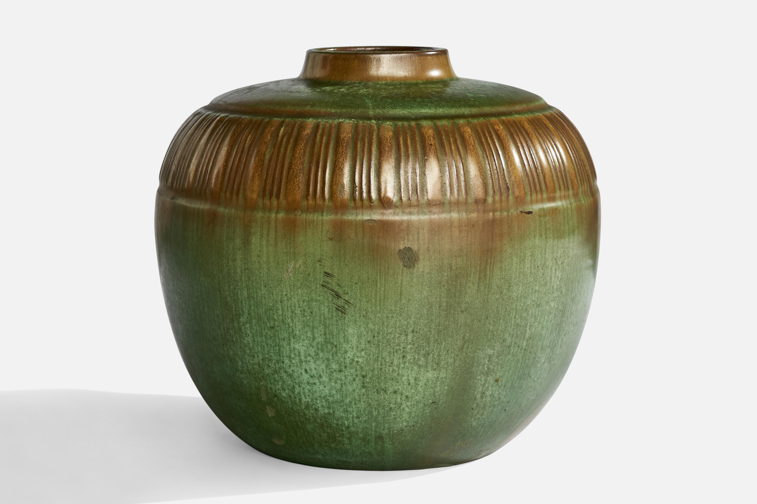 Scandinavian Modern Swedish Designer, Sizeable Vase, Ceramic, Sweden, 1930s For Sale