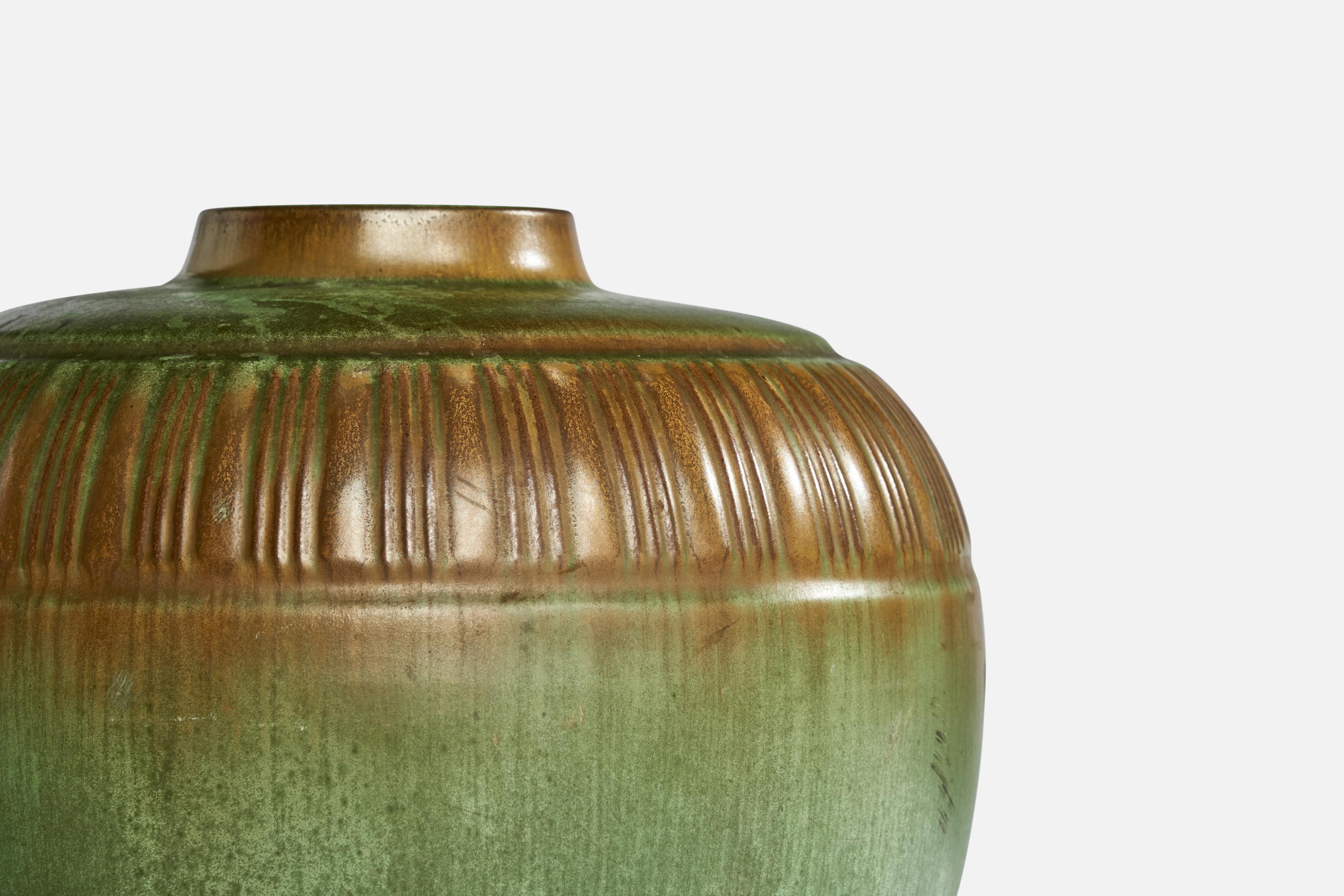 Swedish Designer, Sizeable Vase, Ceramic, Sweden, 1930s For Sale 2