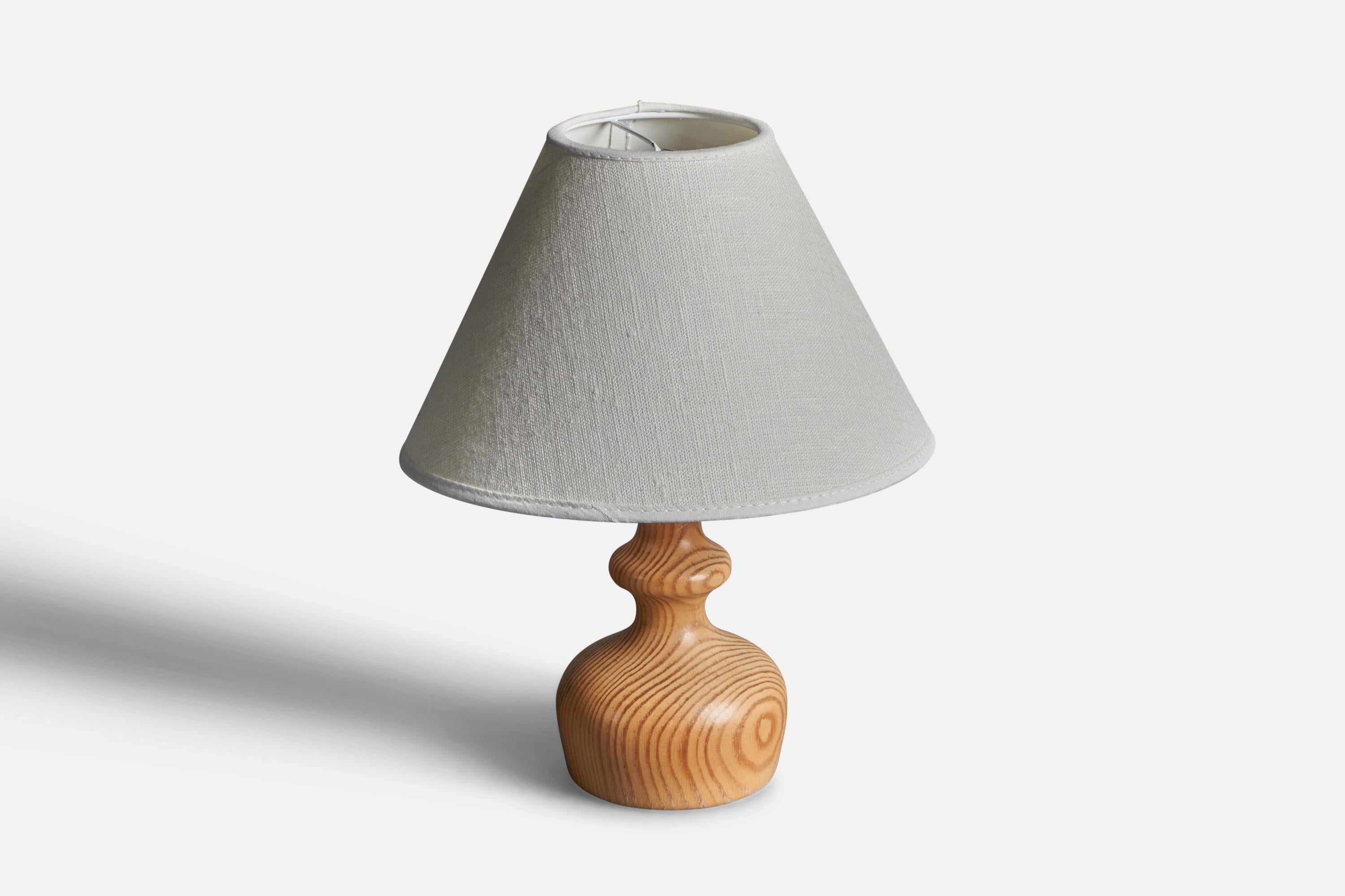 Swedish Designer, Small Organic Table Lamp, Solid Pine, Sweden, 1960s In Good Condition For Sale In High Point, NC