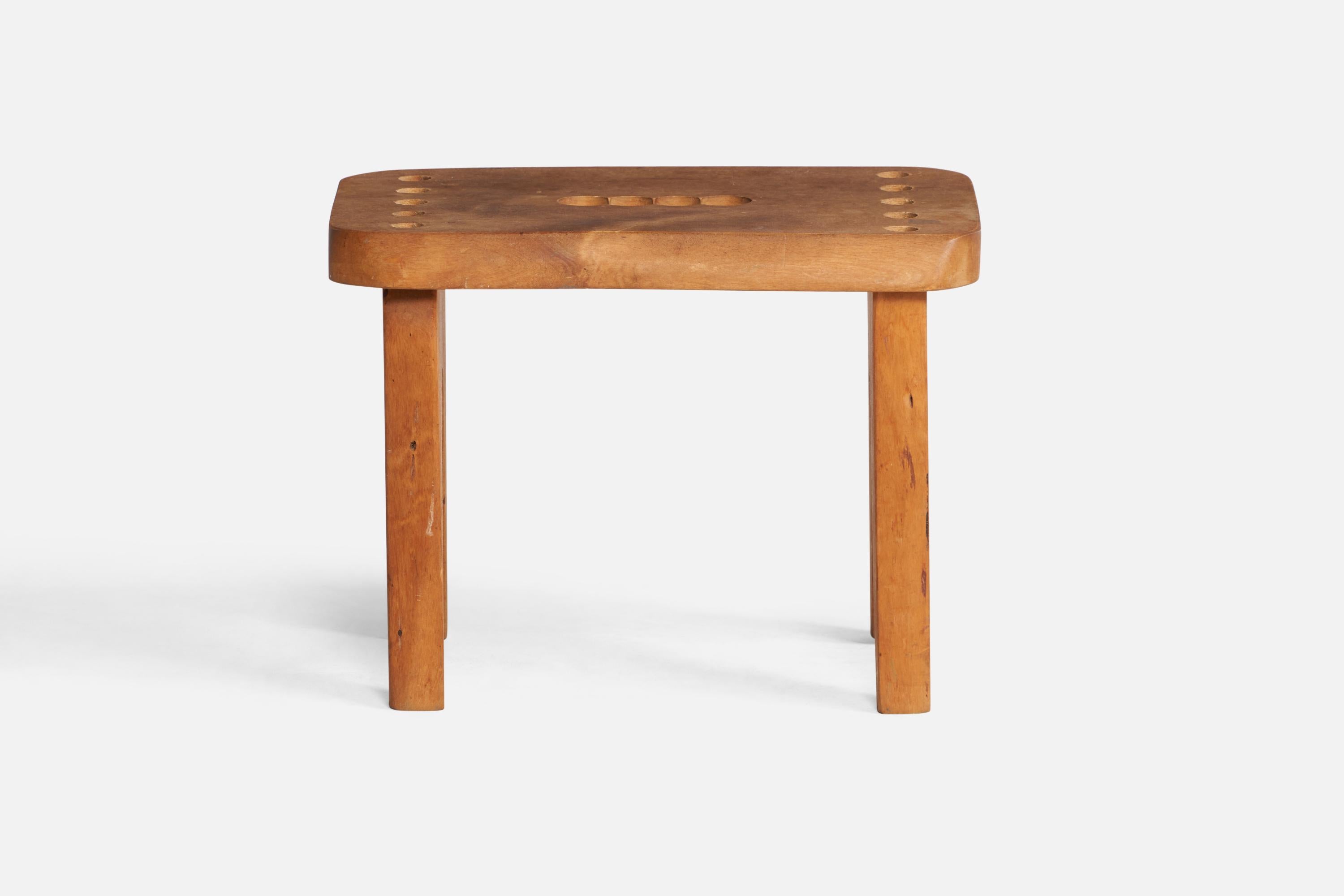 Swedish Designer, Small Stool, Pine, Sweden, 1950s In Good Condition For Sale In High Point, NC