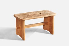 Schwedischer Designer, kleiner Hocker, Kiefernholz, Schweden, 1960er Jahre