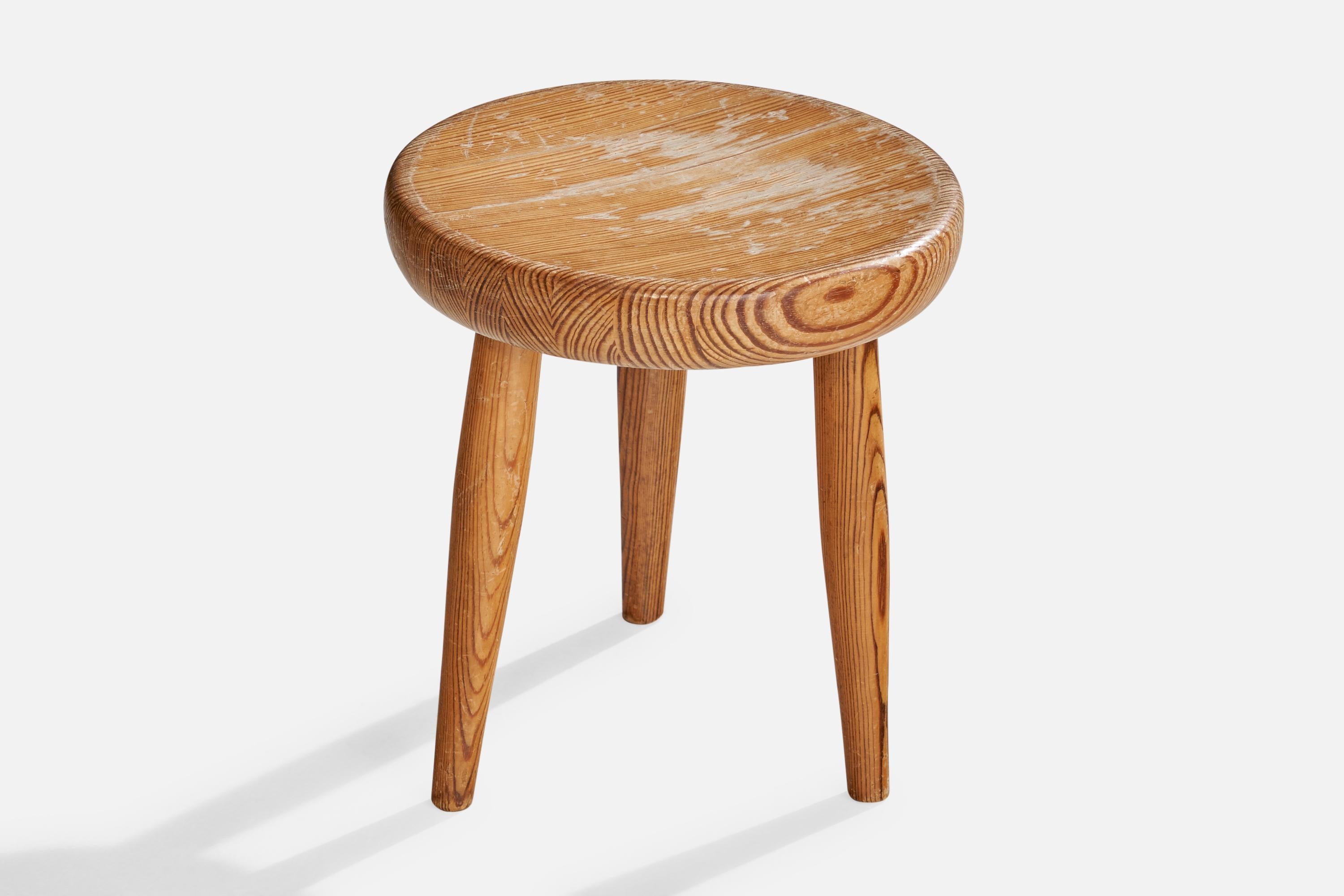 Designer suédois, petits tabourets, pin, Suède, années 1970 en vente 1