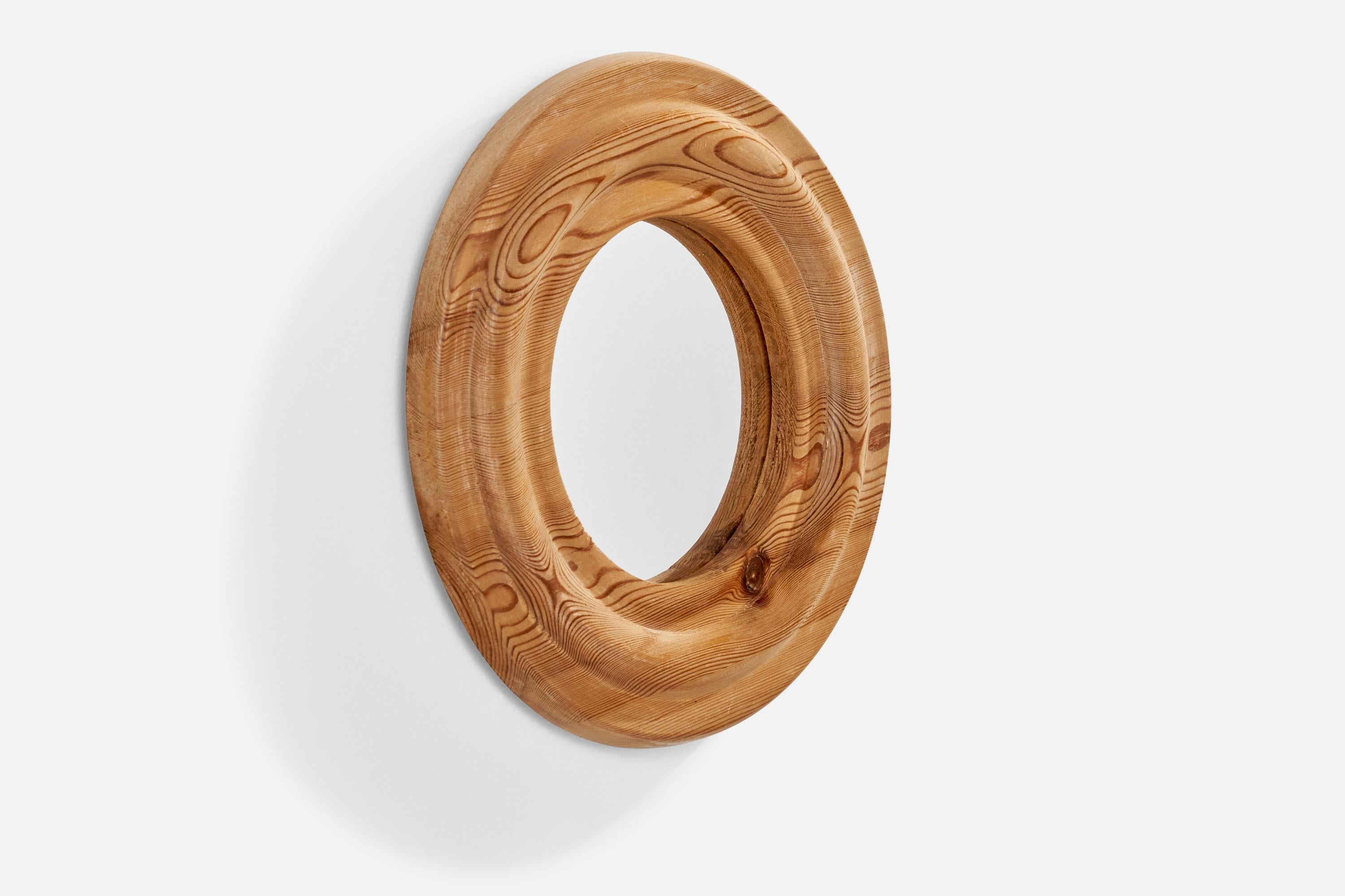 Diseñador sueco, espejo de pared pequeño, pino, espejo de cristal, Suecia, años 70 Moderno de mediados de siglo en venta