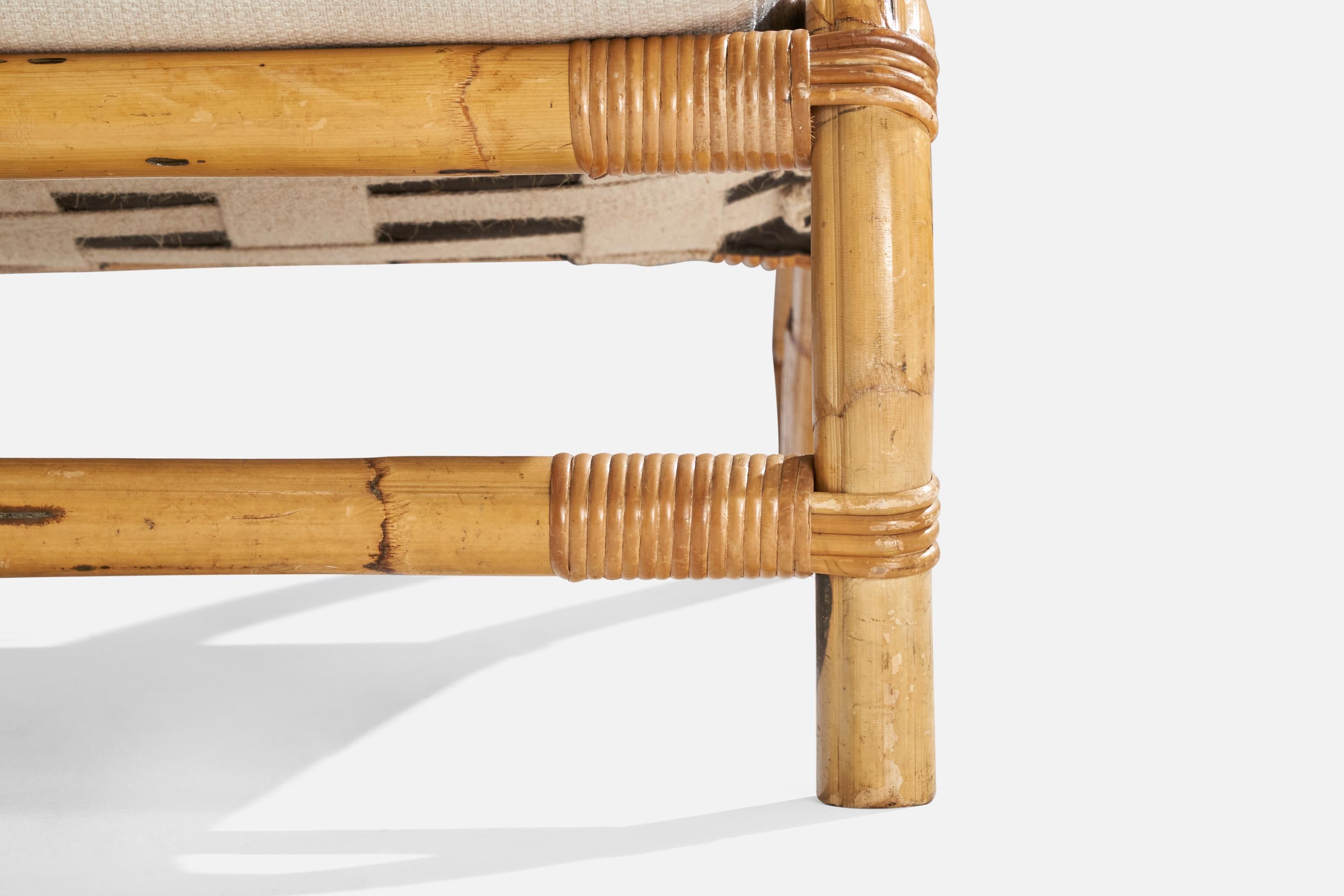Canapé de designer suédois, bambou, rotin, tissu, Suède, années 1950 en vente 2
