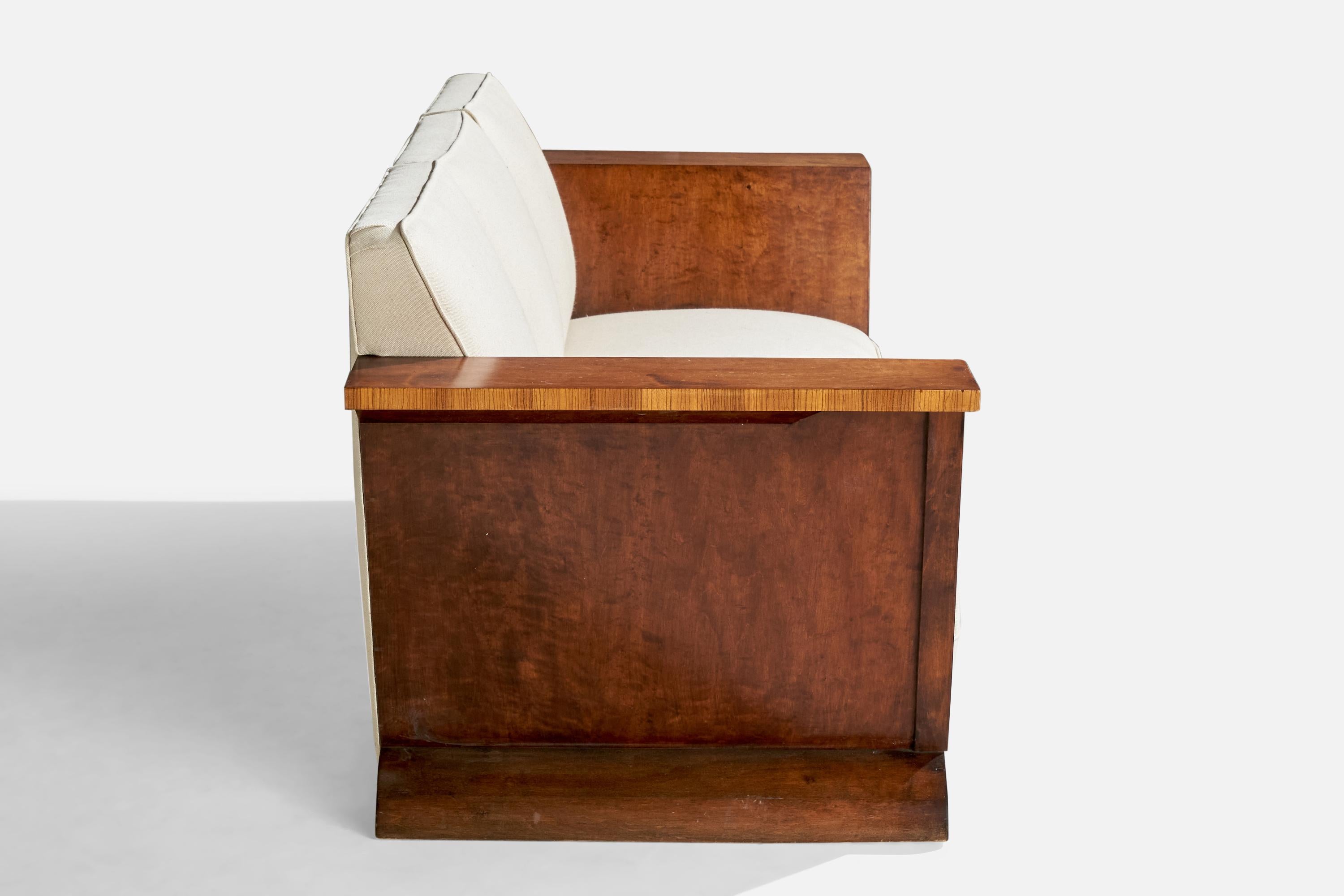 Art déco Designer suédois, canapé, bouleau, bois de zèbre, tissu, Suède, années 1930 en vente