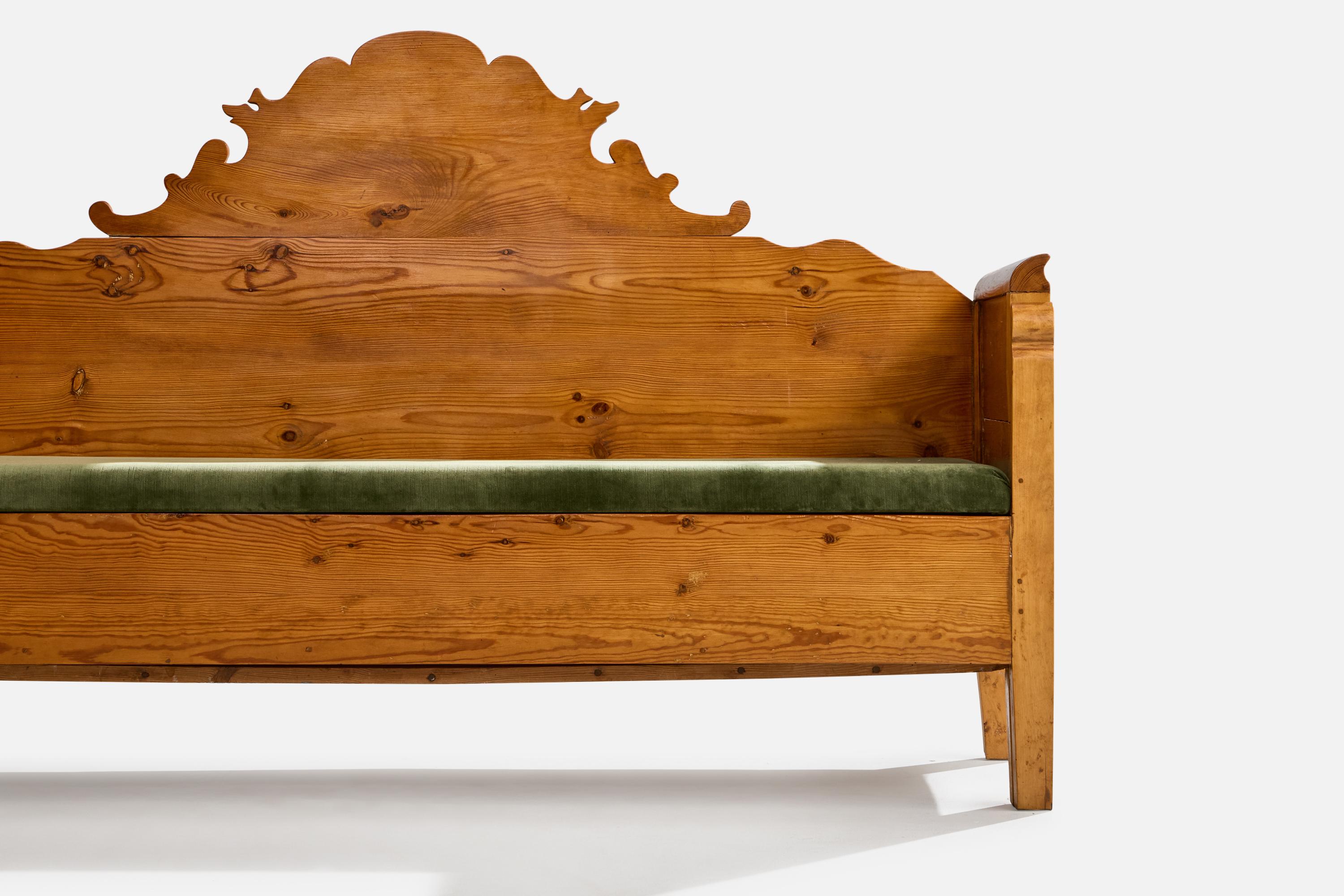 Velluto Divano di design svedese, pino, velluto, Svezia, 1900 in vendita