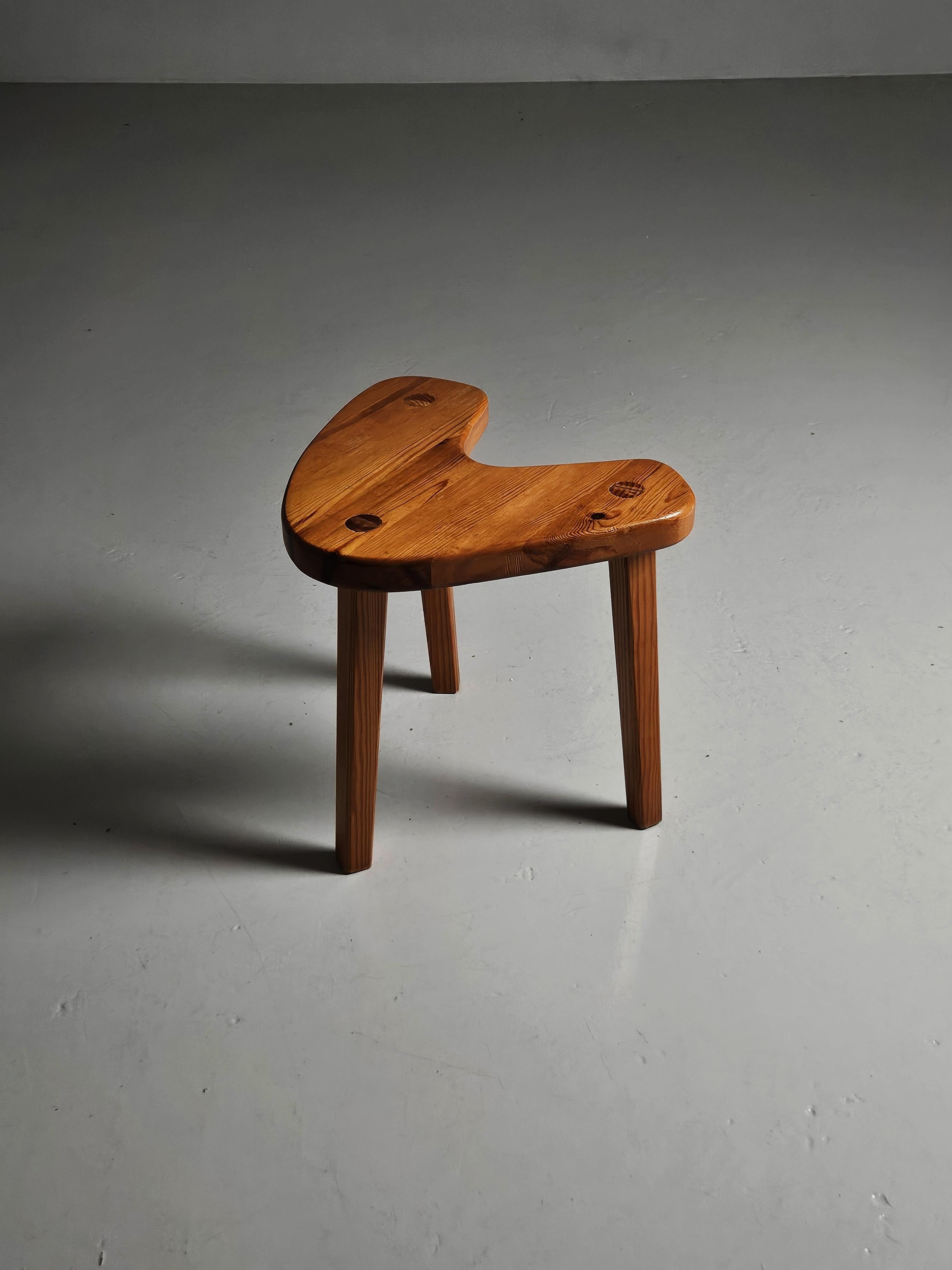 Stool by unknown designer in Sweden during the 1950s. 

Free form made in solid pine.