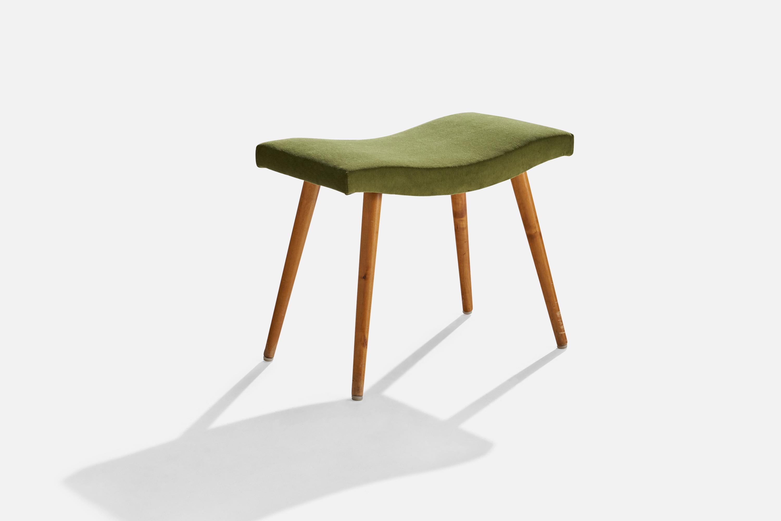 A birch and green velvet stool designed and produced in Sweden, c. 1940s.
Reupholstered in brand new velvet.

Seat height:16.25”