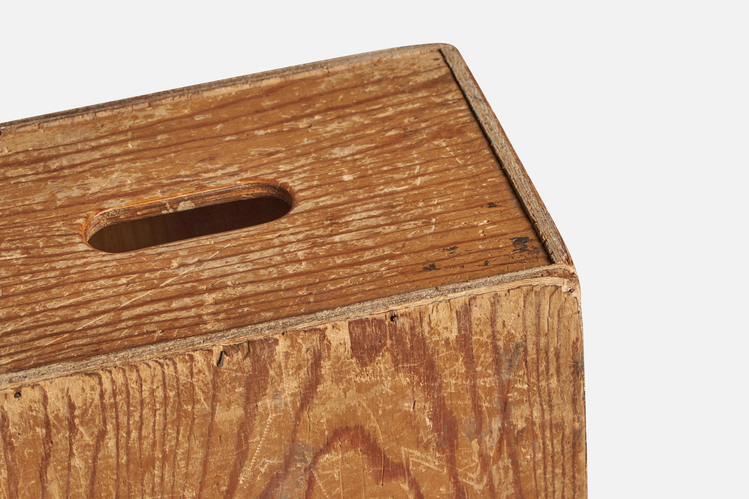 Designer suédois, tabouret pour Televerket, pin, Suède, années 1950 État moyen - En vente à High Point, NC