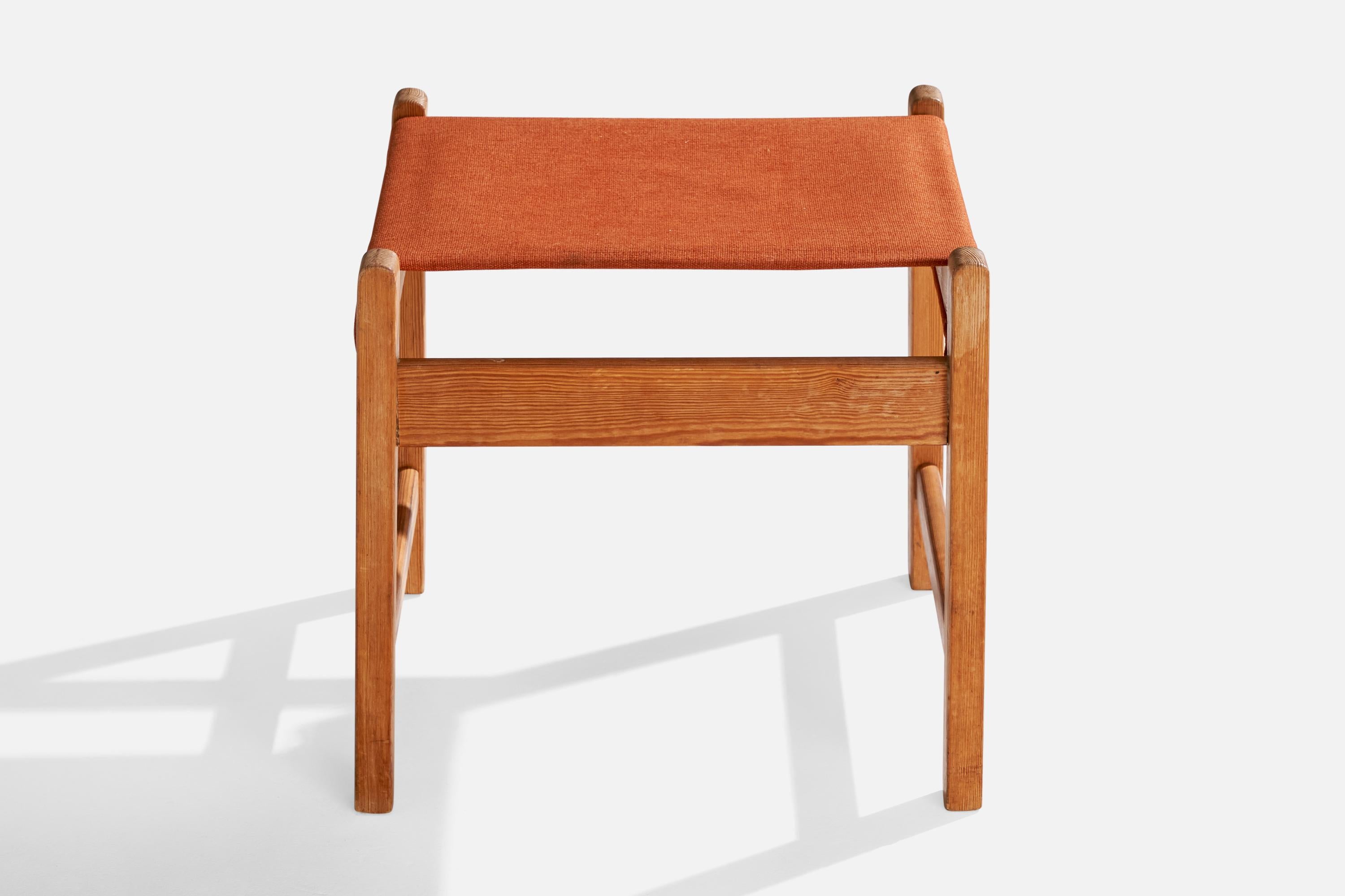 Scandinave moderne Designer suédois, tabouret, pin, tissu, Suède, 1970 en vente