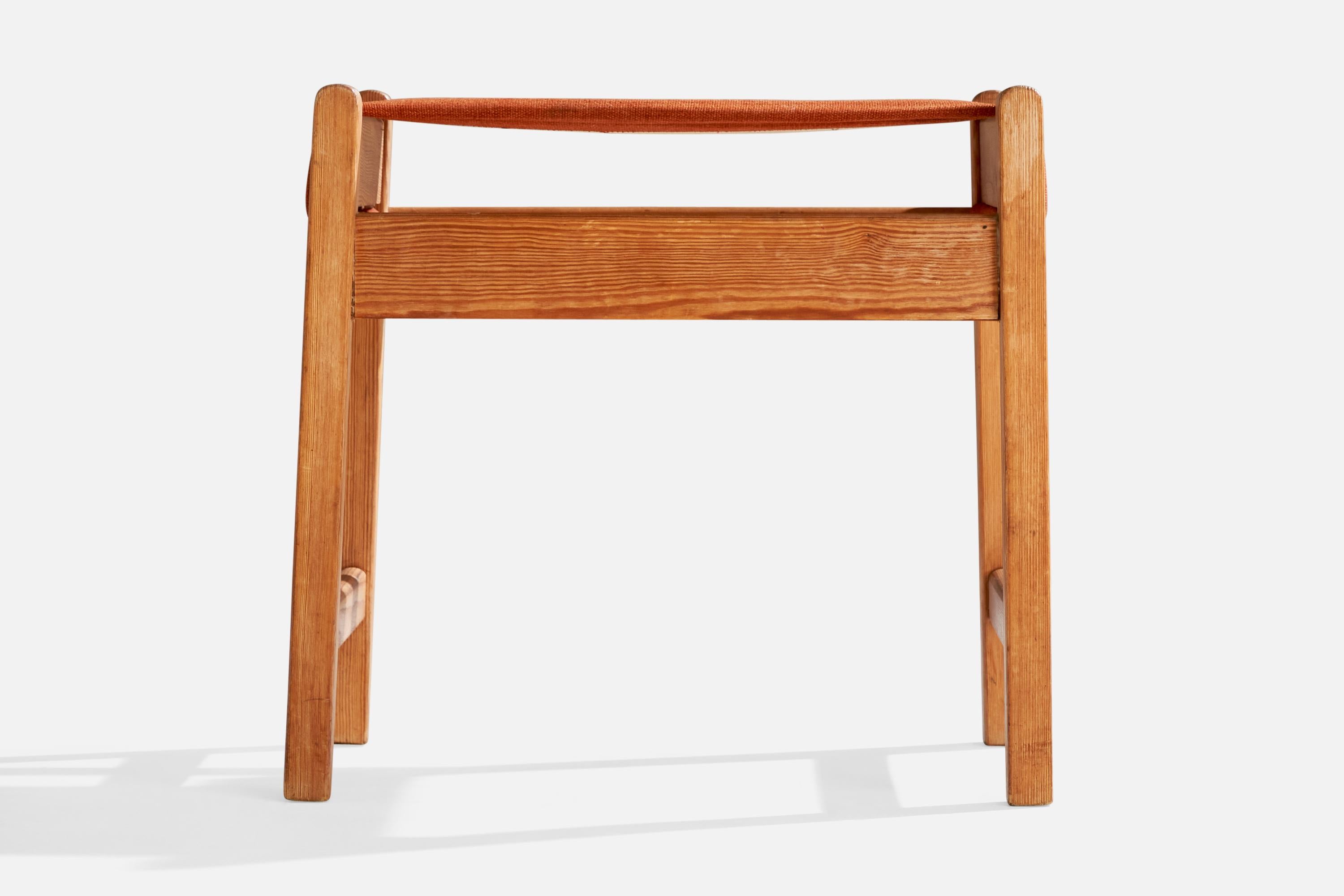 Suédois Designer suédois, tabouret, pin, tissu, Suède, 1970 en vente