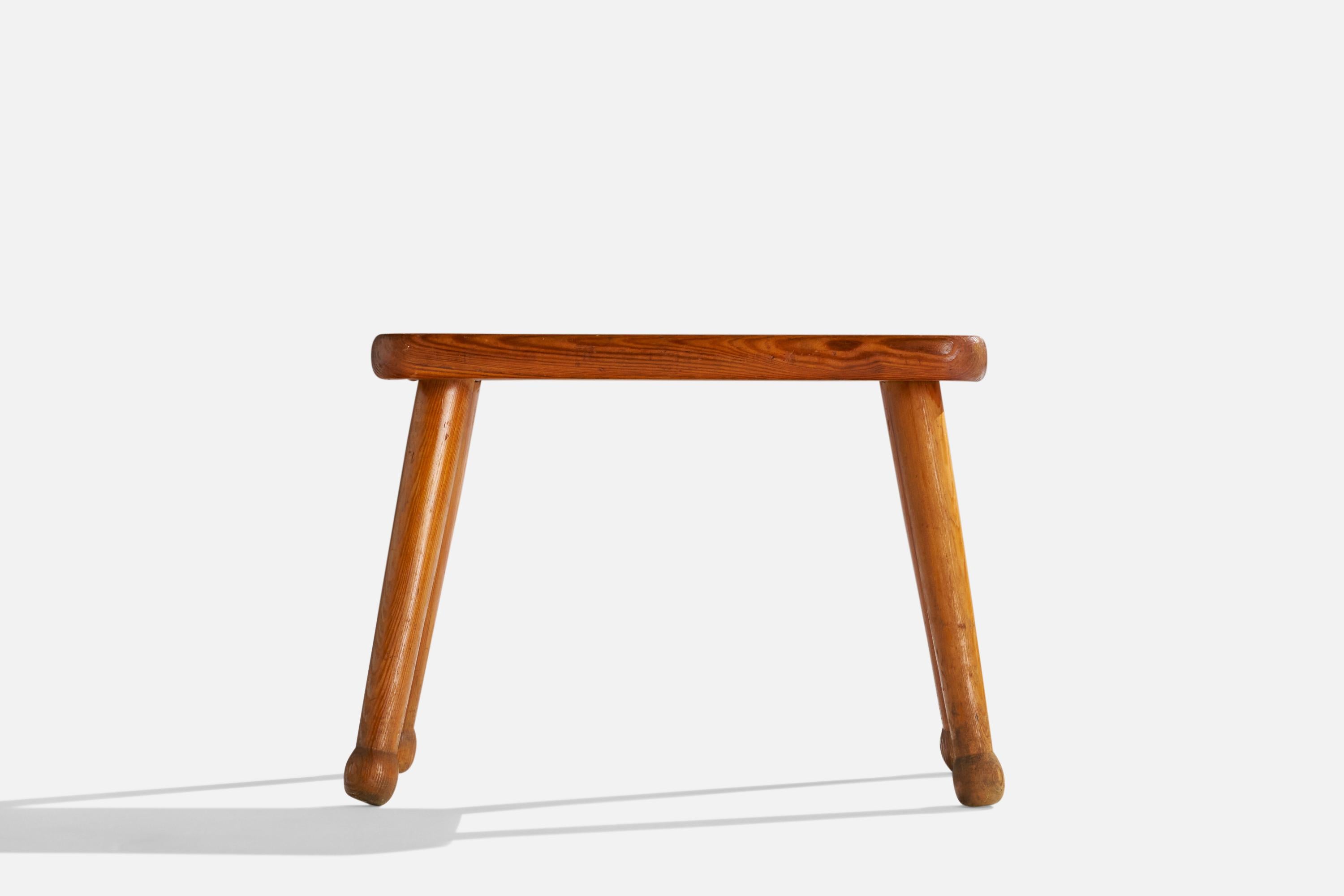 Swedish Designer, Stool, Pine, Sweden, 1940s In Good Condition For Sale In High Point, NC