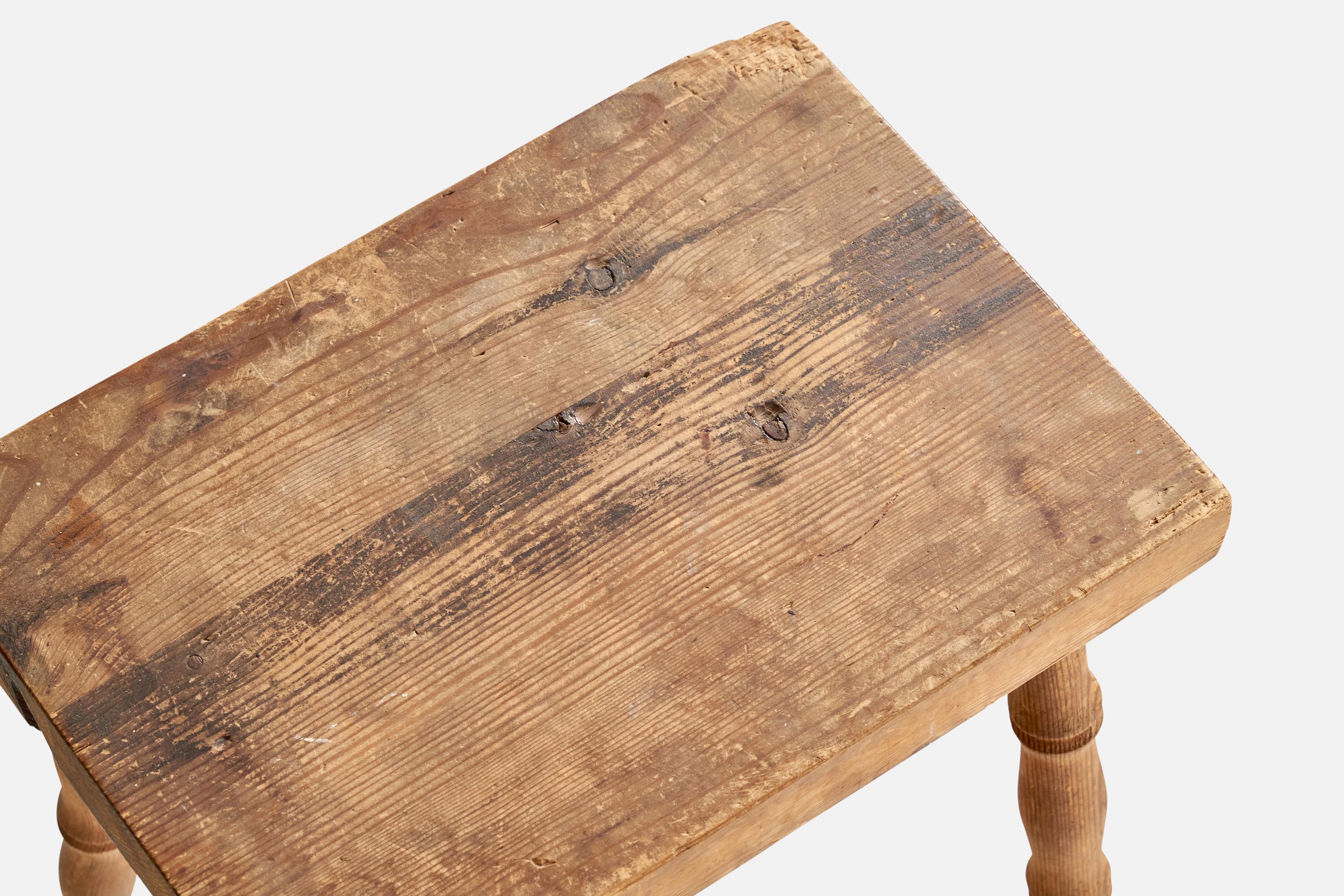Tabouret de designer suédois, pin, Suède, années 1940 État moyen - En vente à High Point, NC