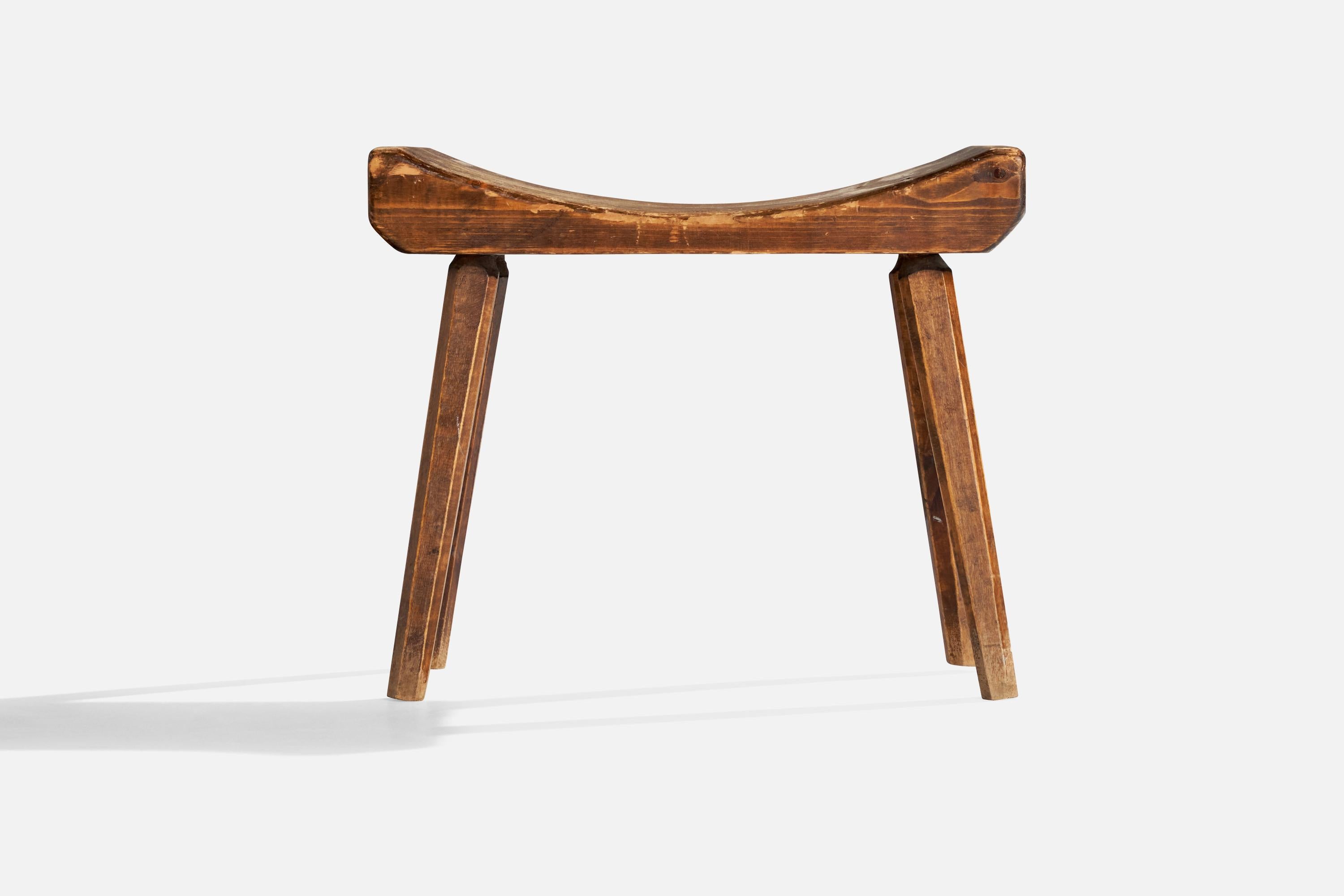 Tabouret de designer suédois, pin, Suède, années 1940 État moyen - En vente à High Point, NC