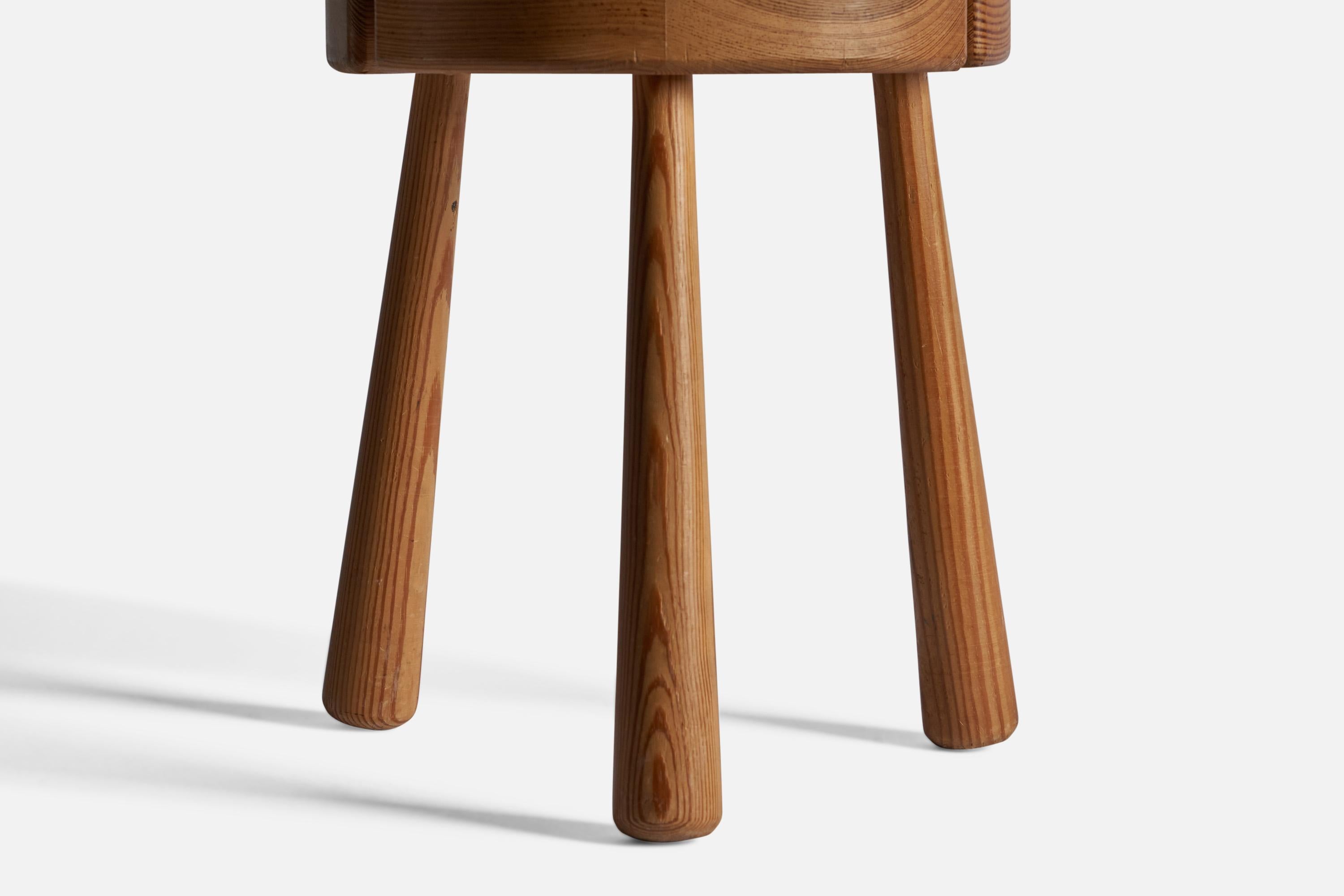 Mid-Century Modern Tabouret de designer suédois, pin, Suède, années 1960 en vente