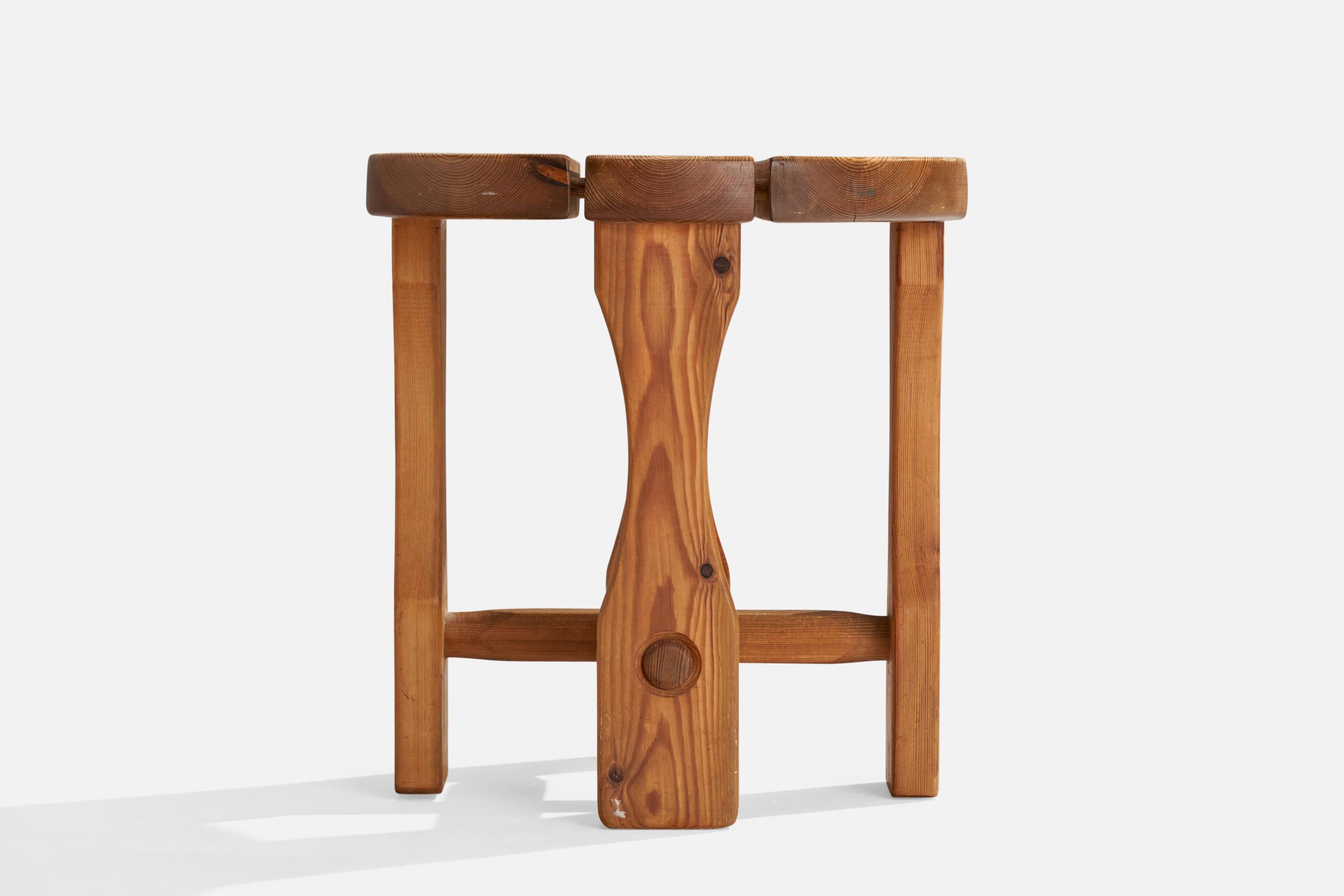Suédois Tabouret de designer suédois, pin, Suède, années 1960 en vente