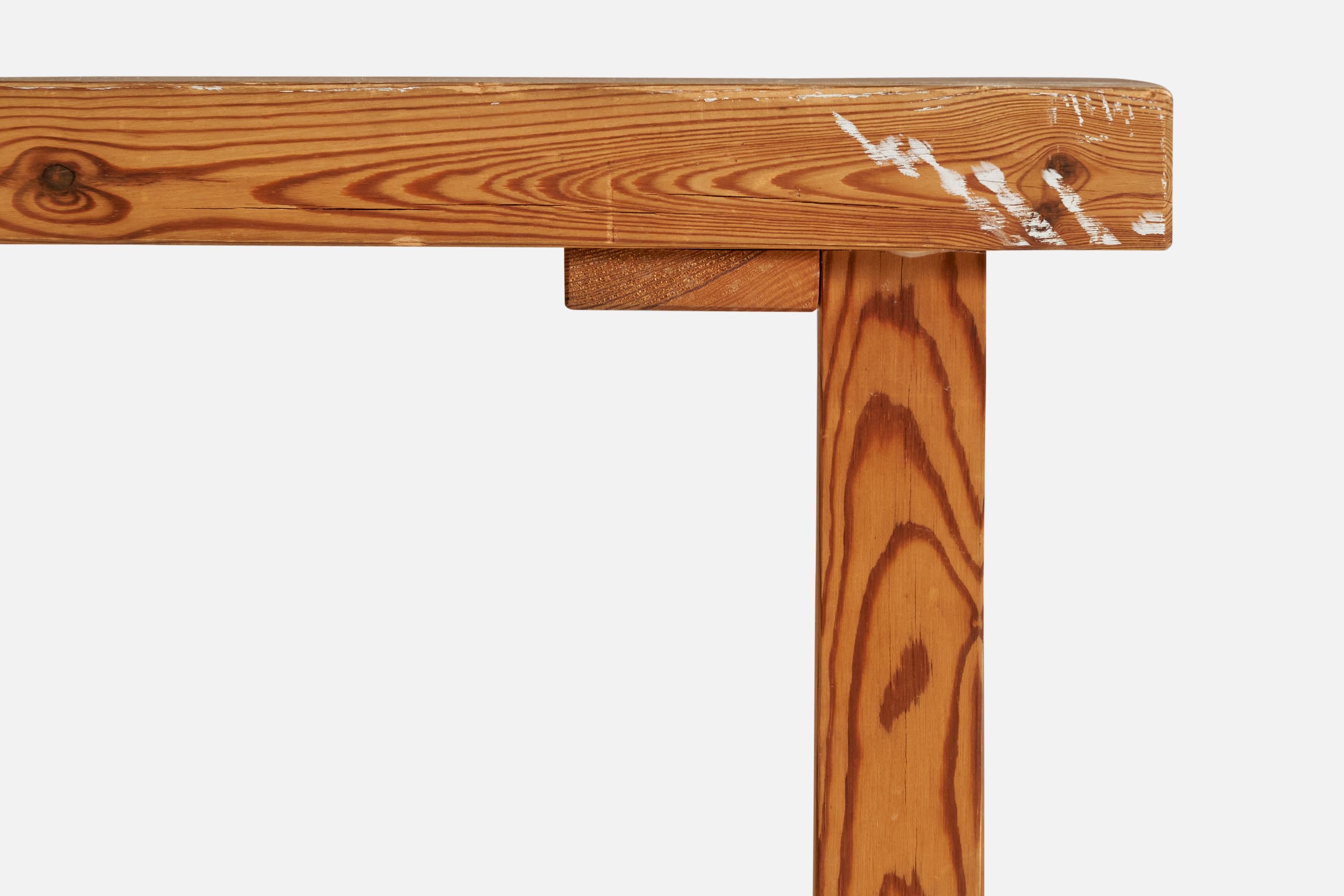 Tabouret de designer suédois, pin, Suède, années 1960 Bon état - En vente à High Point, NC