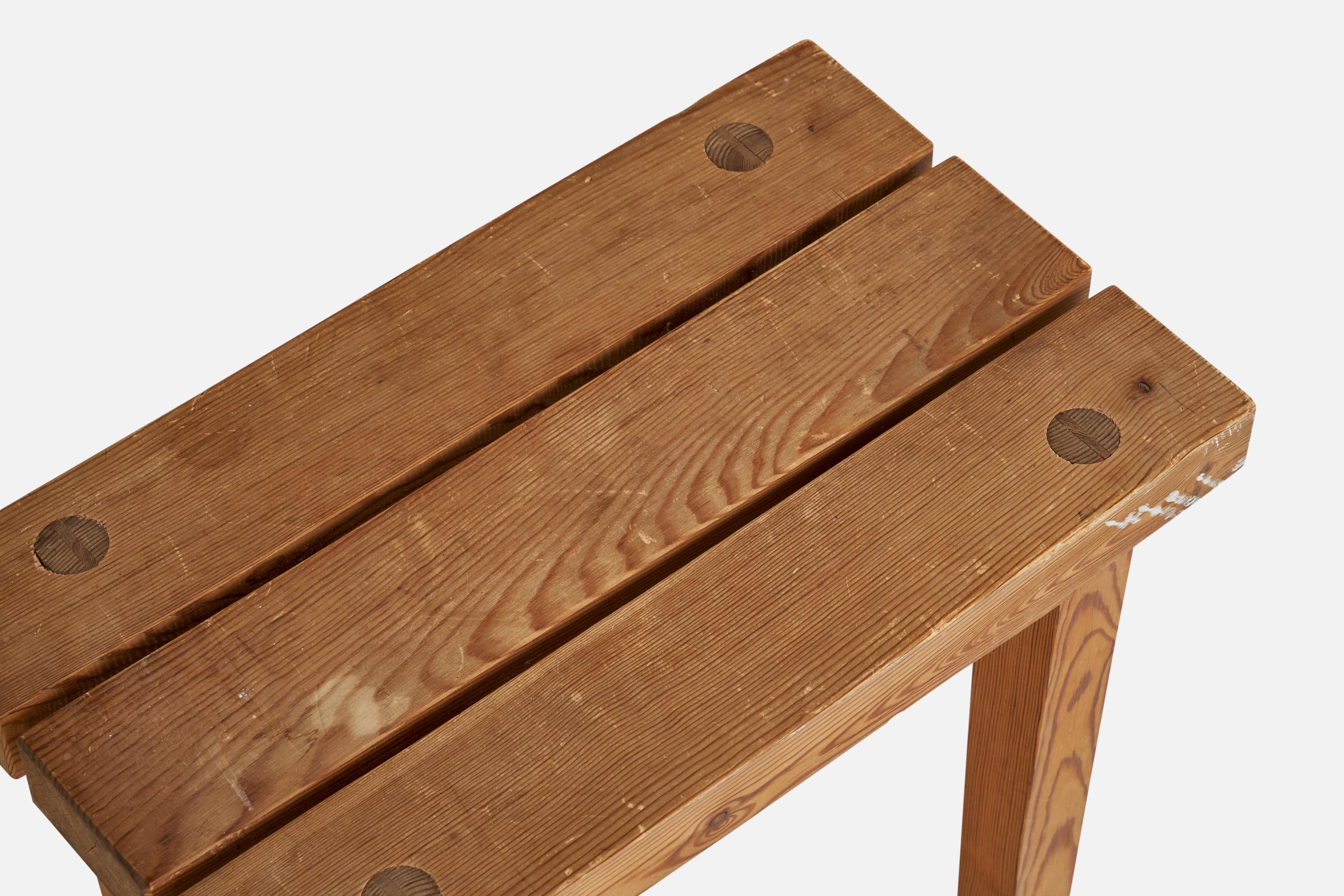 Milieu du XXe siècle Tabouret de designer suédois, pin, Suède, années 1960 en vente