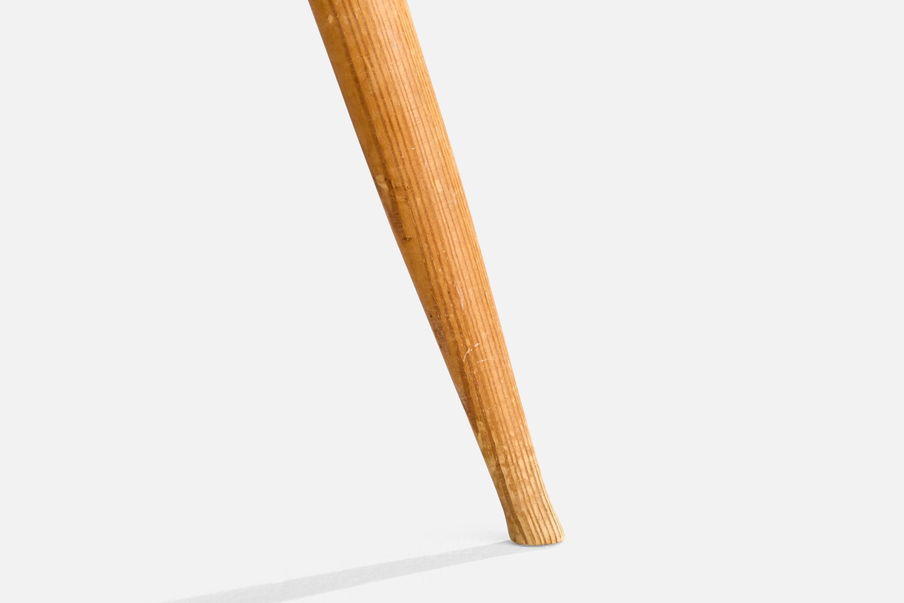 Tabouret de designer suédois, pin, Suède, années 1960 en vente 1