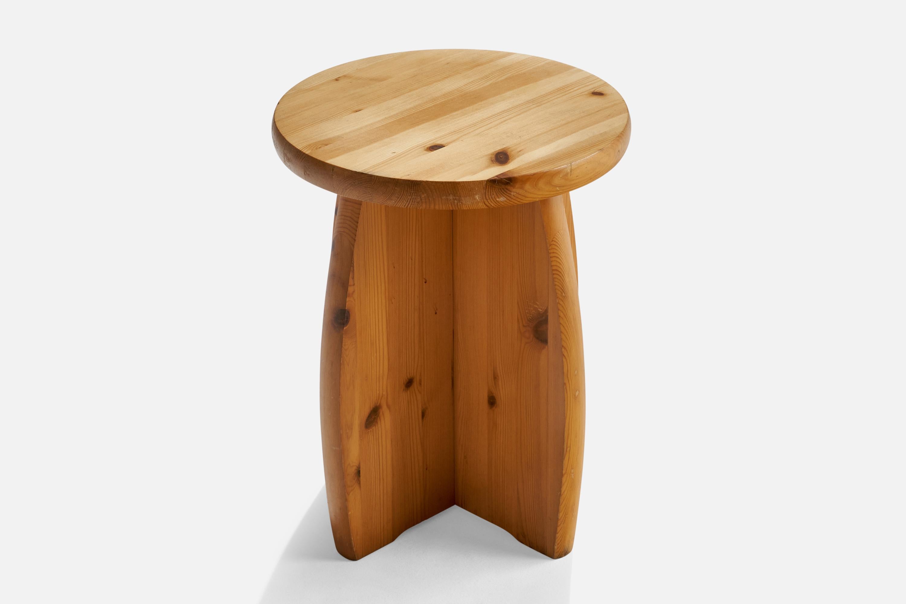 Swedish Designer, Stool, Pine, Sweden, 1970s In Good Condition For Sale In High Point, NC