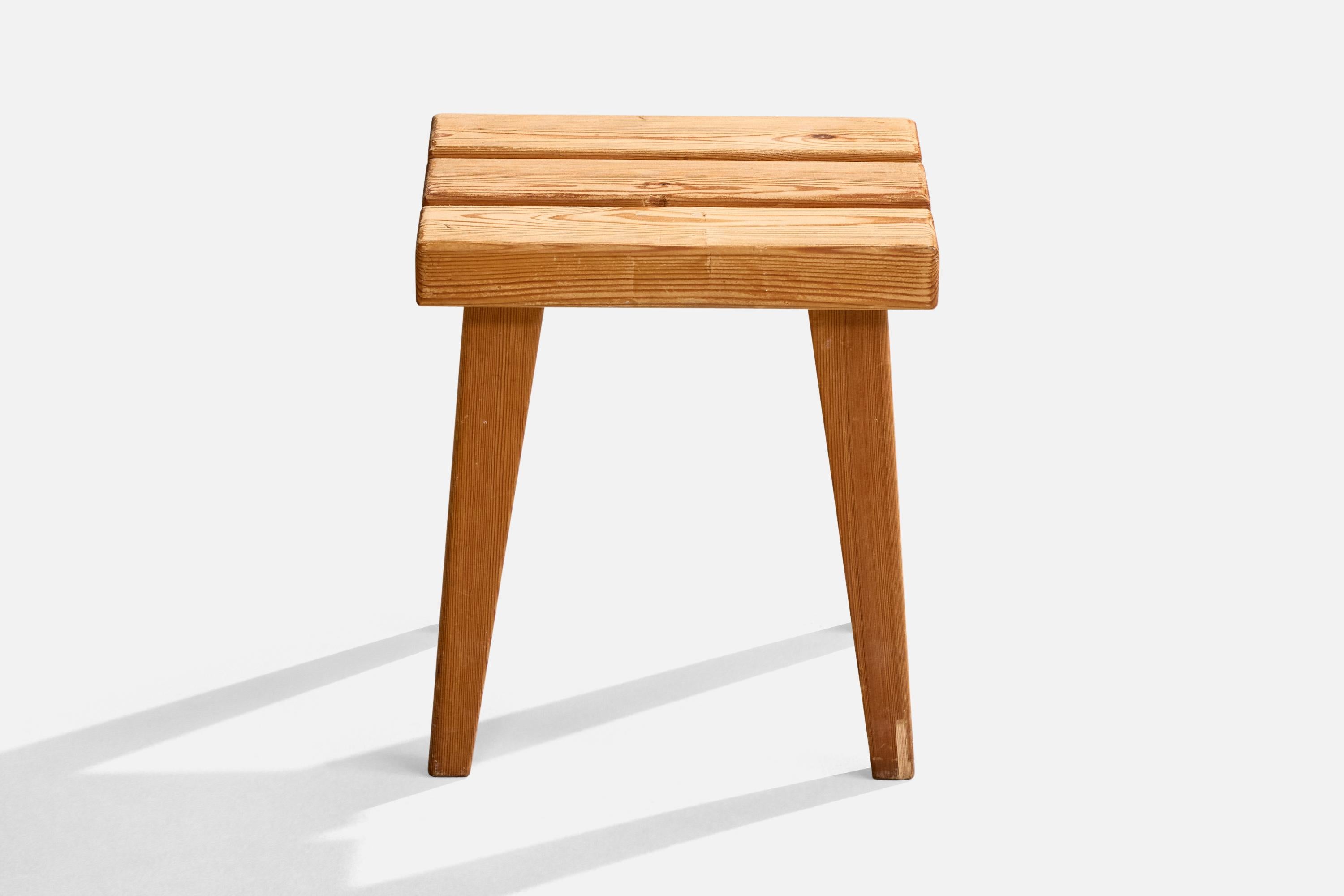Mid-Century Modern Tabouret de designer suédois, pin, Suède, années 1970 en vente
