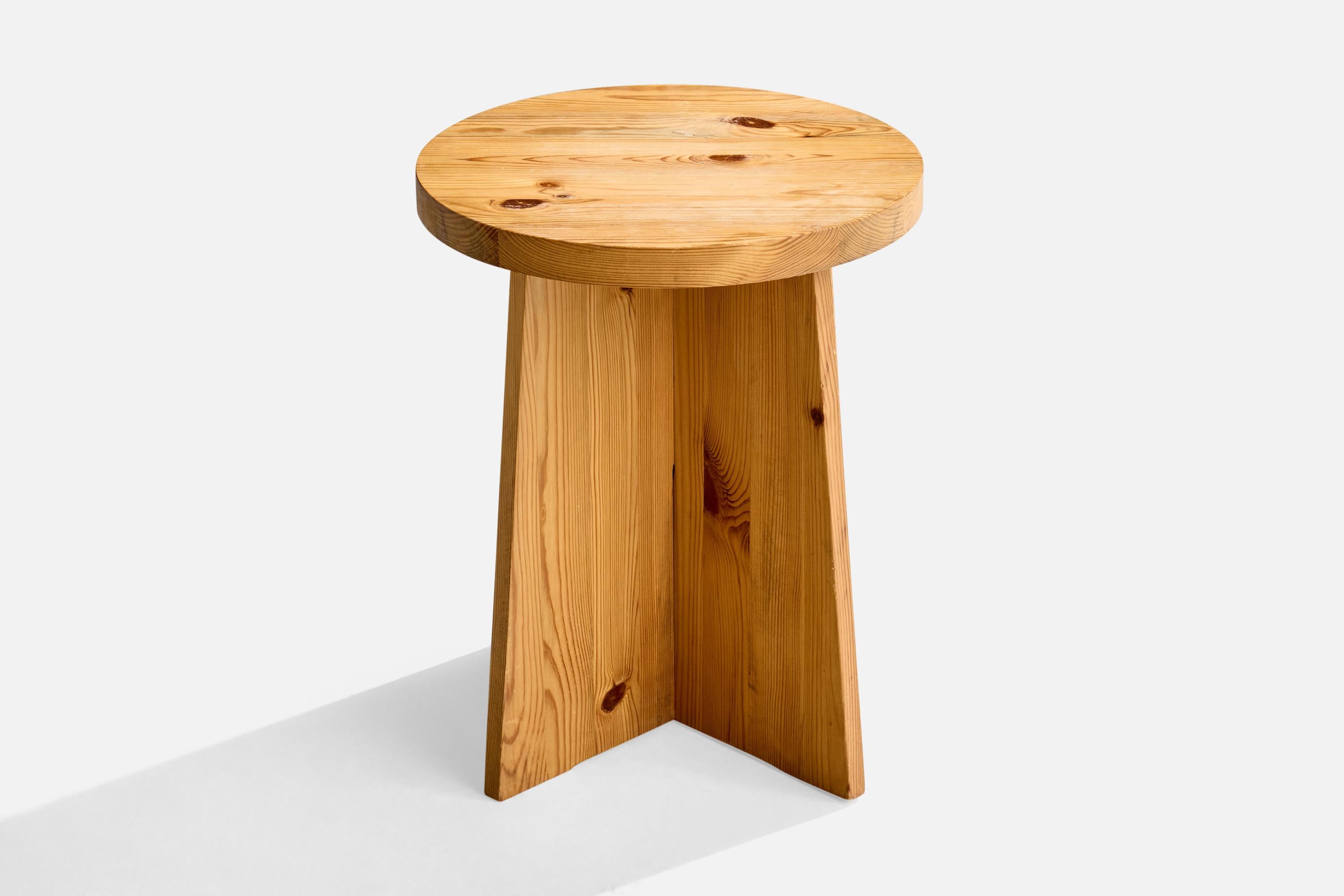 Mid-Century Modern Tabouret de designer suédois, pin, Suède, années 1970 en vente