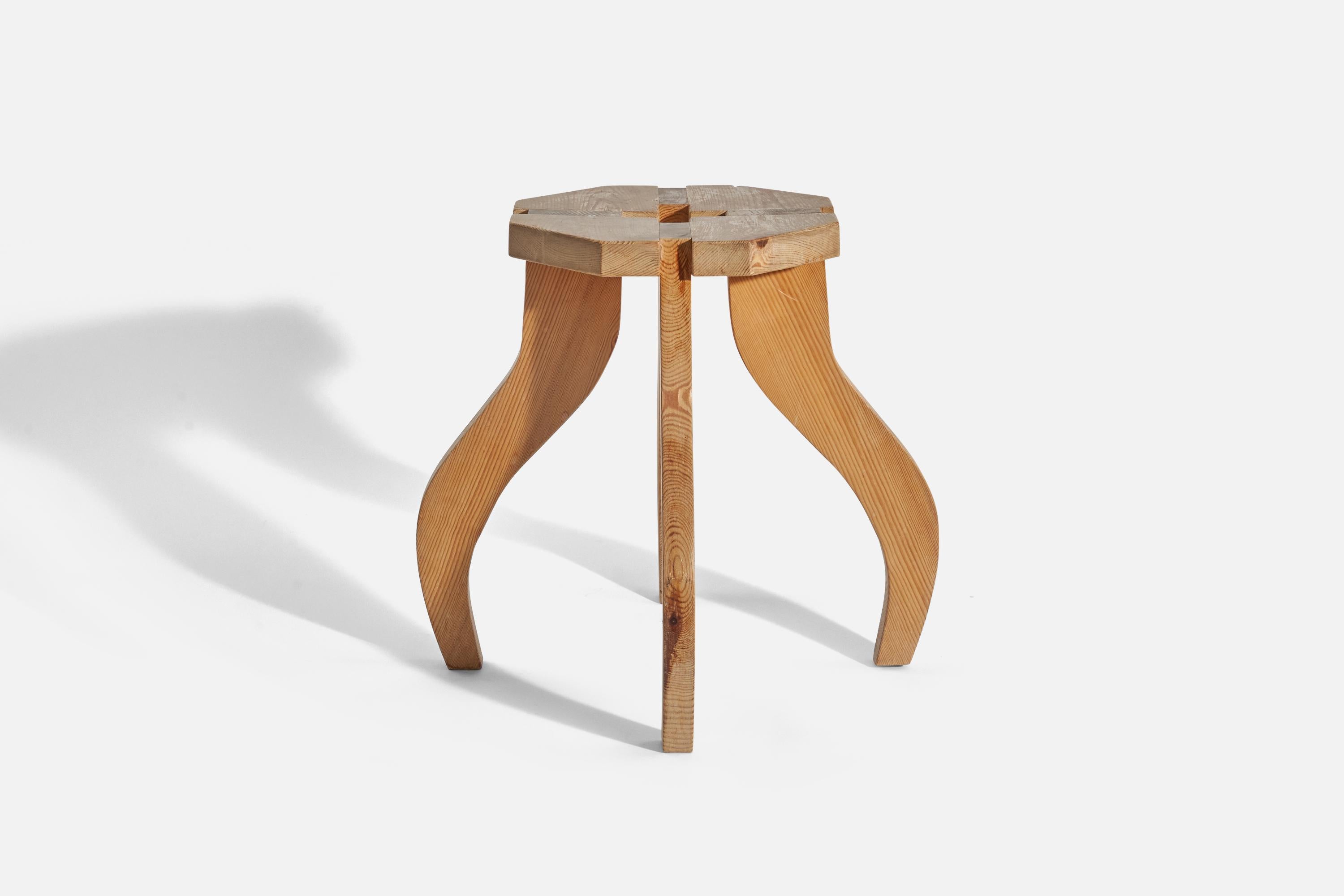 Swedish Designer, Stool, Pine, Sweden, 1970s In Good Condition For Sale In High Point, NC