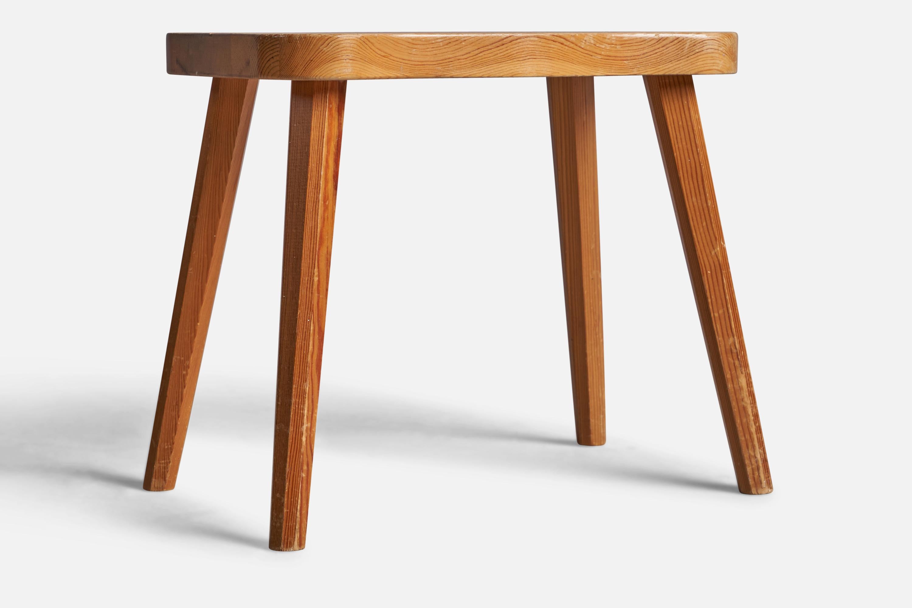 Swedish Designer, Stool, Pine, Sweden, 1970s In Good Condition For Sale In High Point, NC