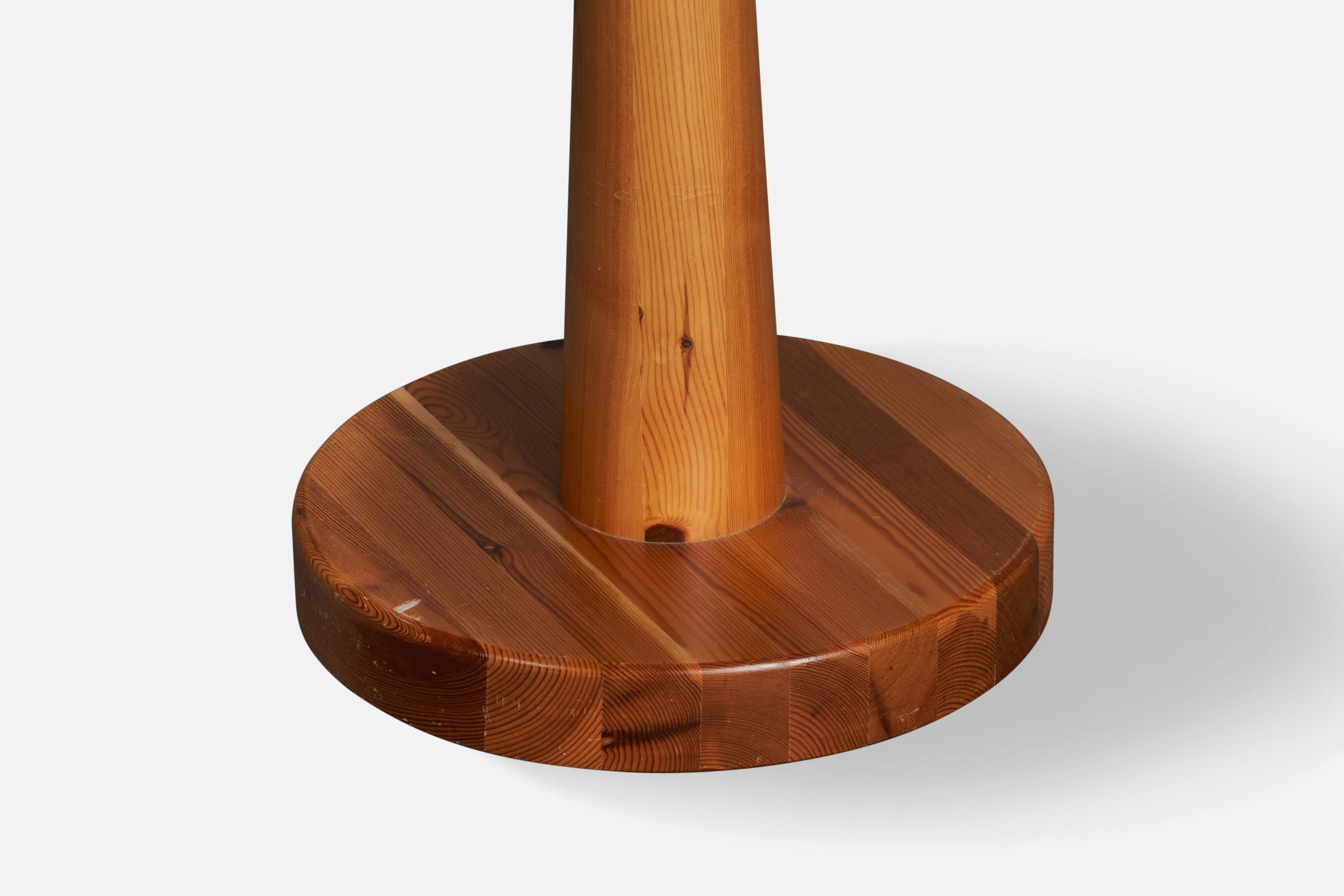 Tabouret de designer suédois, pin, Suède, années 1970 Bon état - En vente à High Point, NC