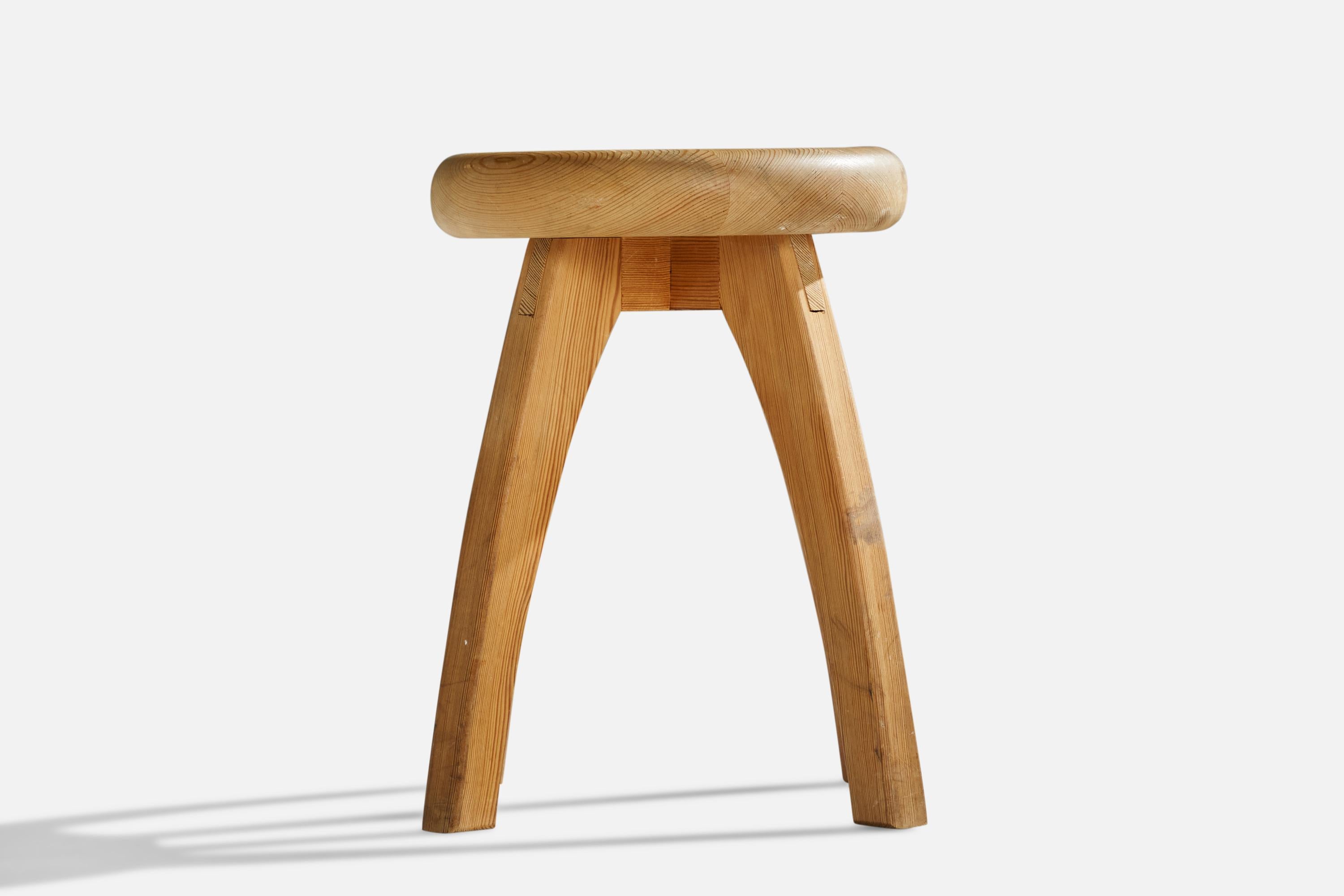 Schwedischer Designer, Hocker, Kiefernholz, Schweden, 1970er Jahre (Ende des 20. Jahrhunderts) im Angebot