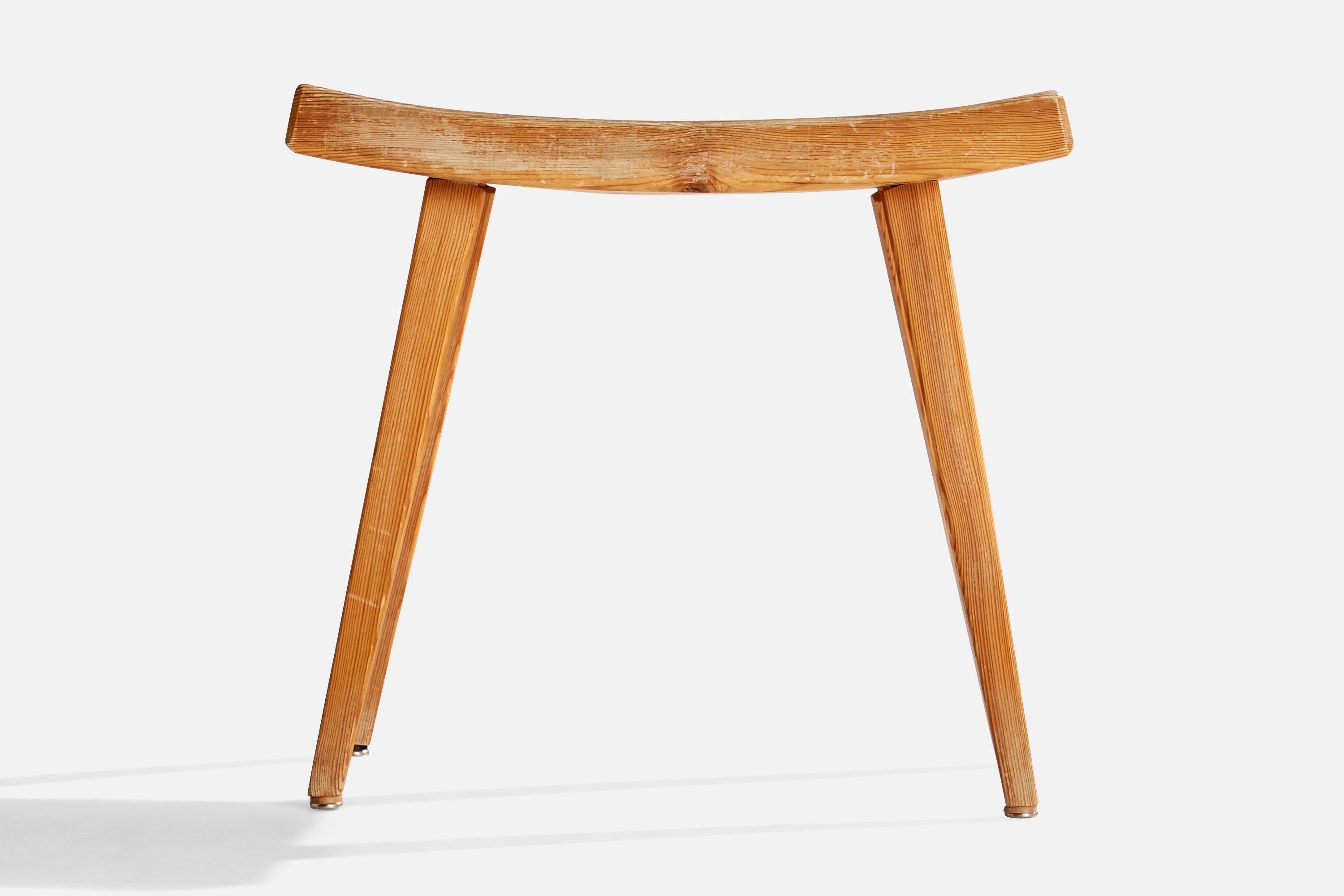 Tabouret de designer suédois, pin, Suède, années 1970 Bon état - En vente à High Point, NC