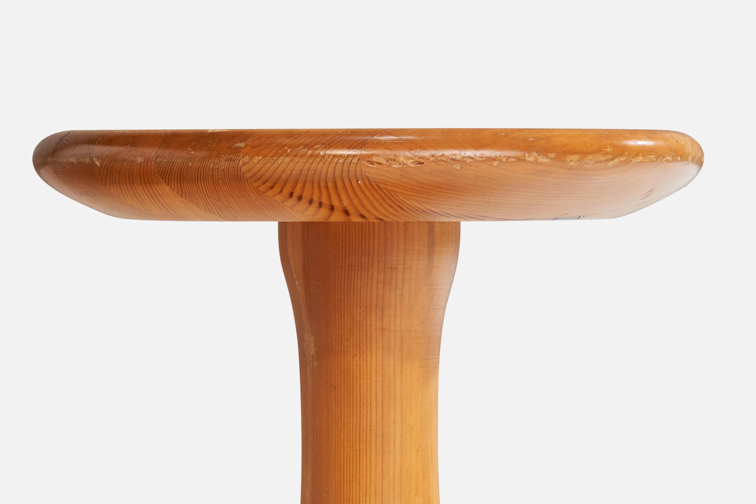 Tabouret de designer suédois, pin, Suède, années 1970 Bon état - En vente à High Point, NC