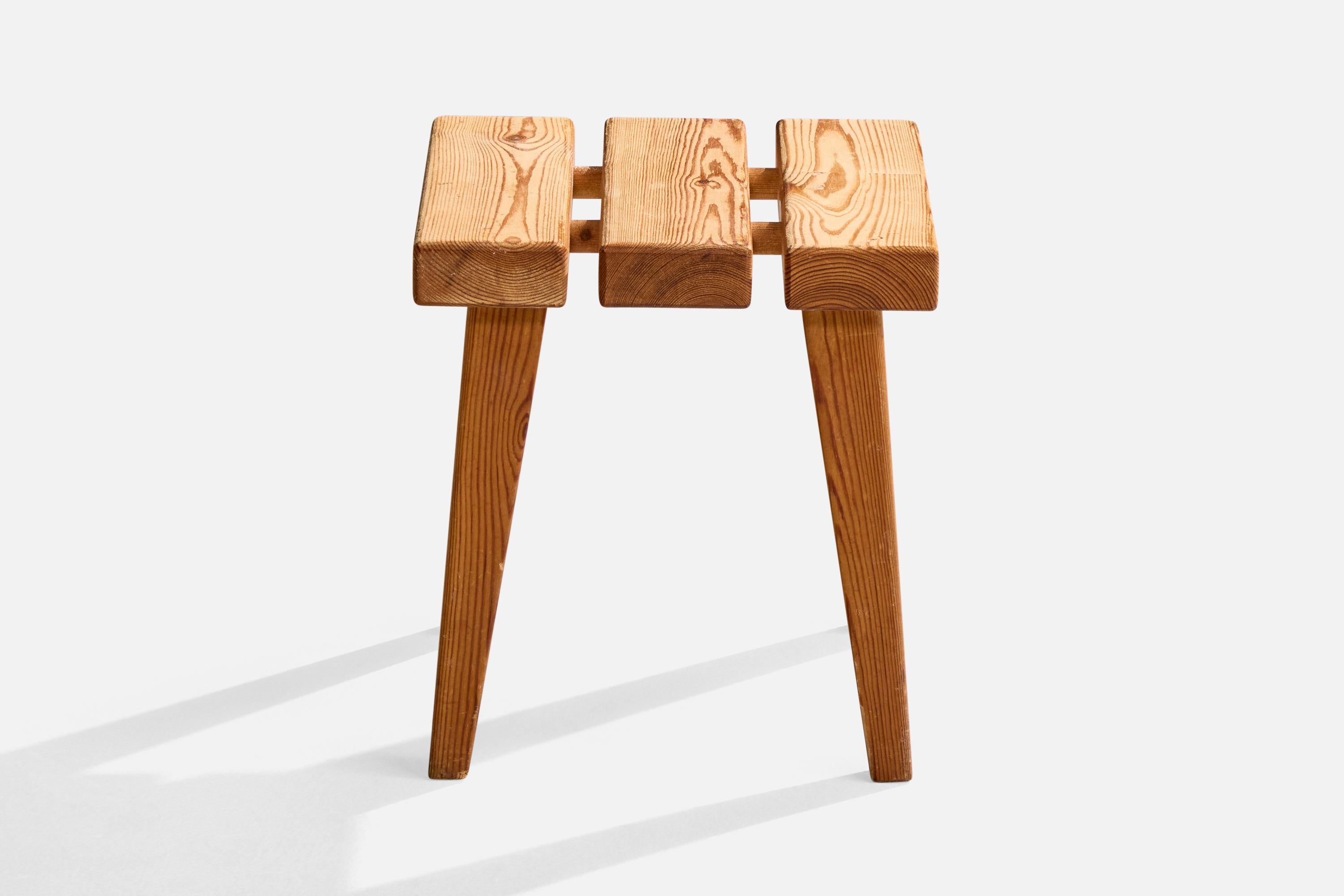 Suédois Tabouret de designer suédois, pin, Suède, années 1970 en vente