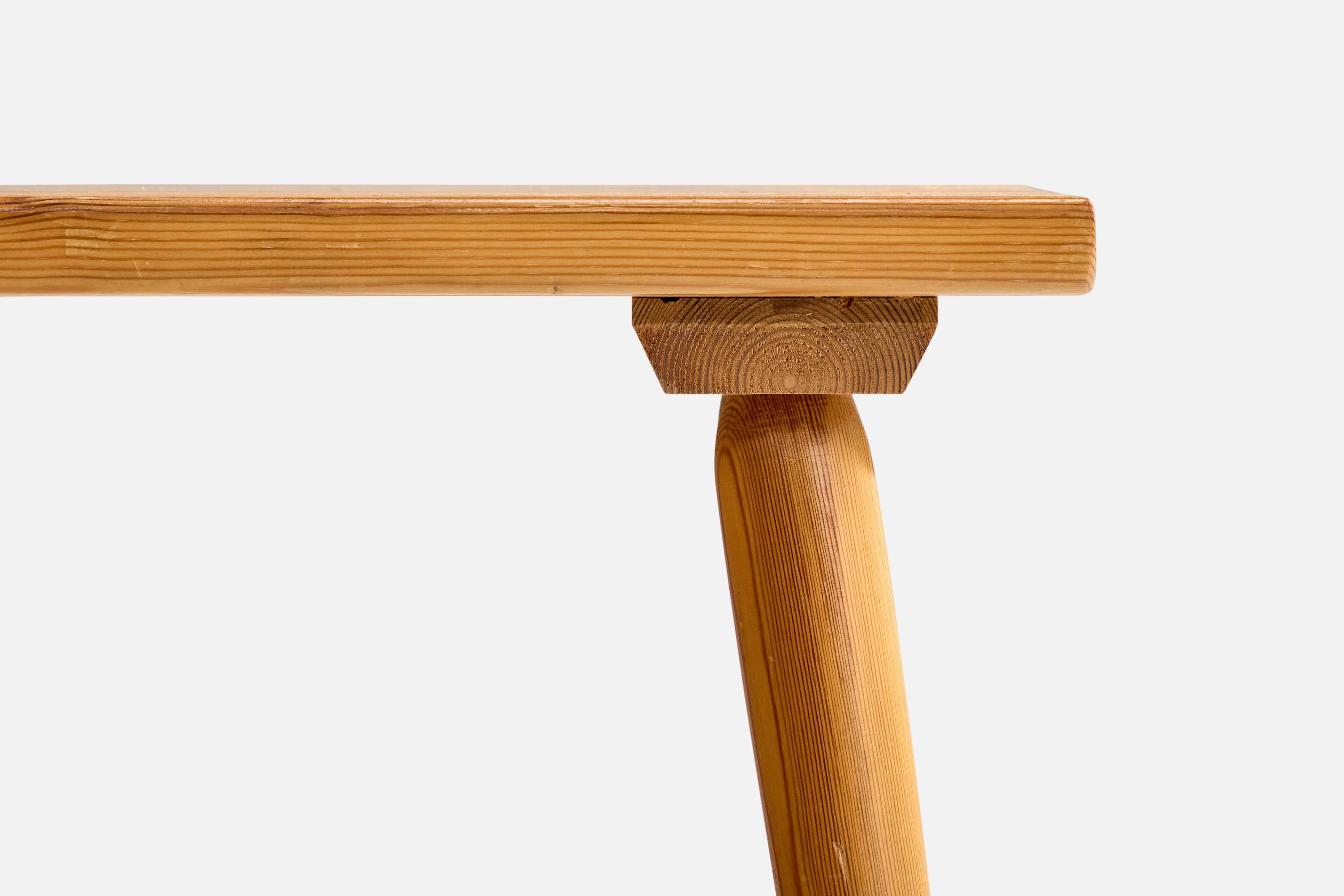 Tabouret de designer suédois, pin, Suède, années 1970 Bon état - En vente à High Point, NC