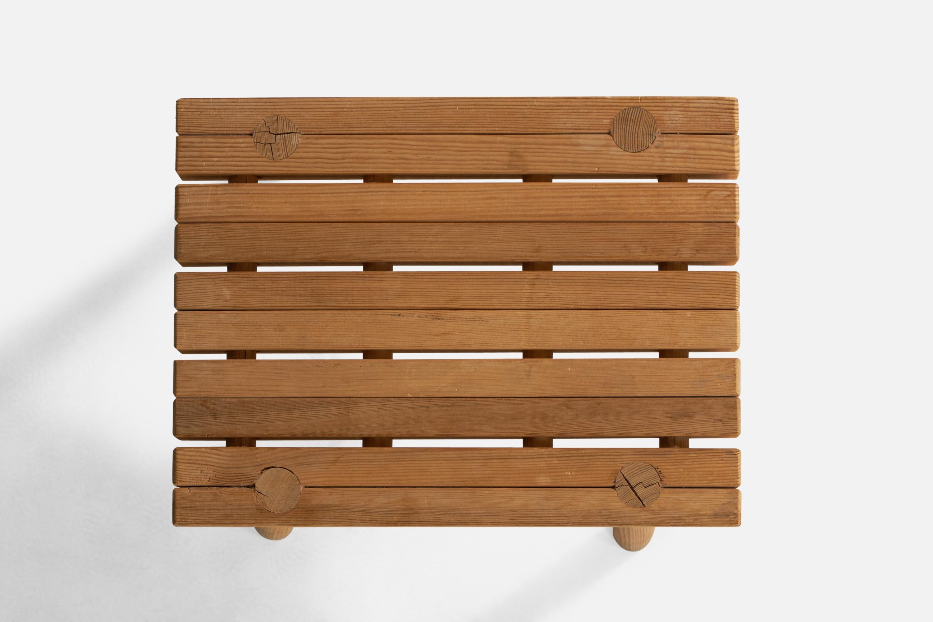 Pin Tabouret de designer suédois, pin, Suède, années 1970 en vente