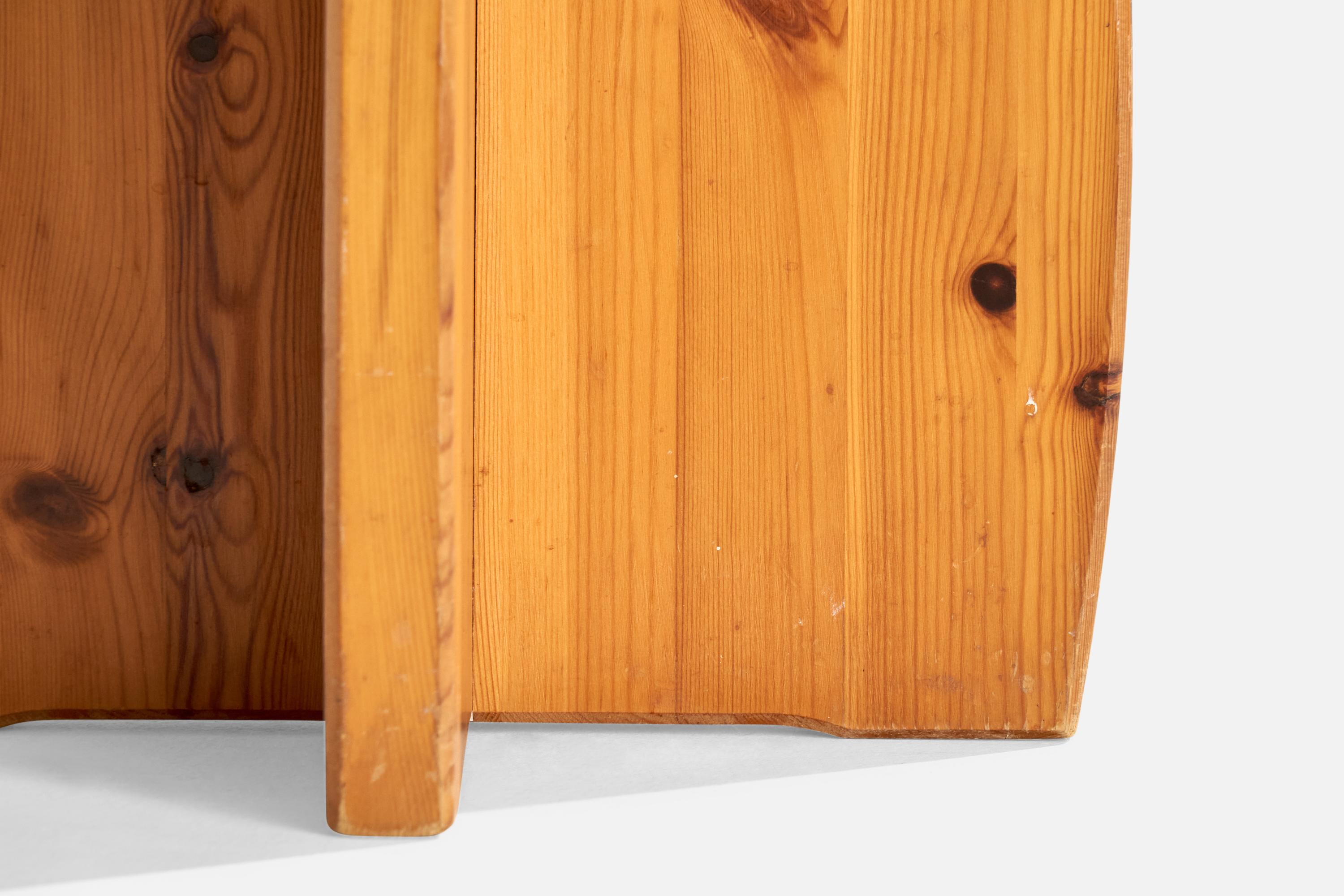 Pin Tabouret de designer suédois, pin, Suède, années 1970 en vente